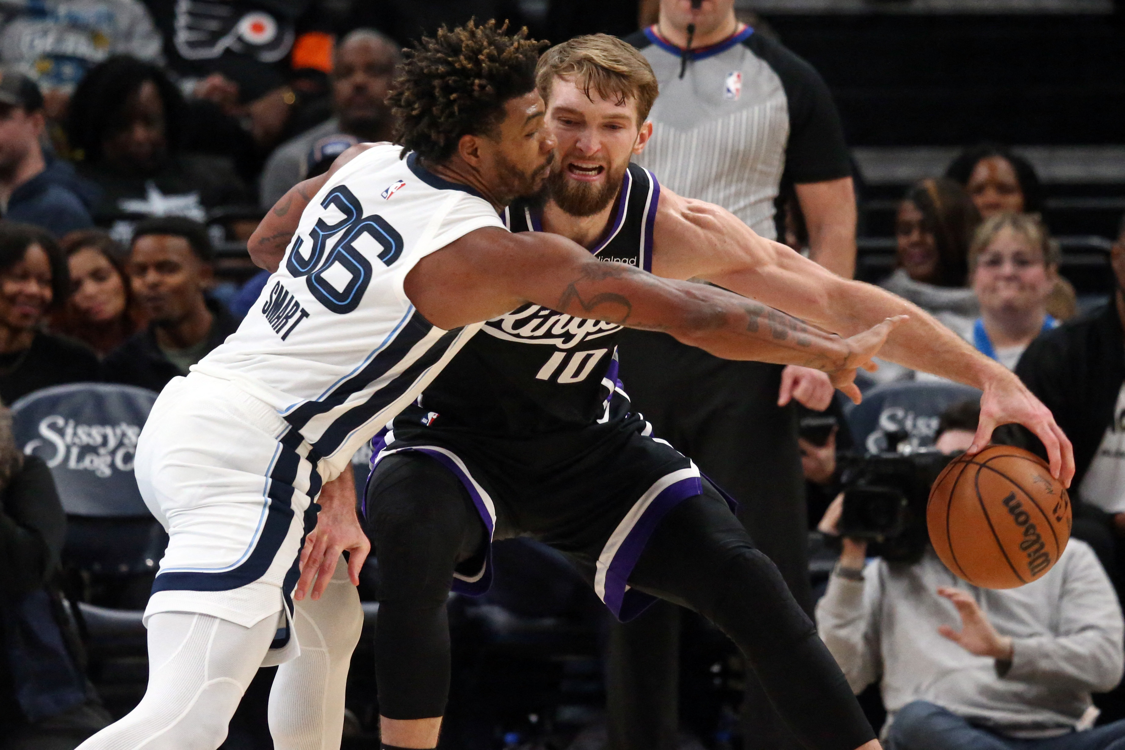 Domantas Sabonis (triple-double) Carries Kings Past Grizzlies | Reuters