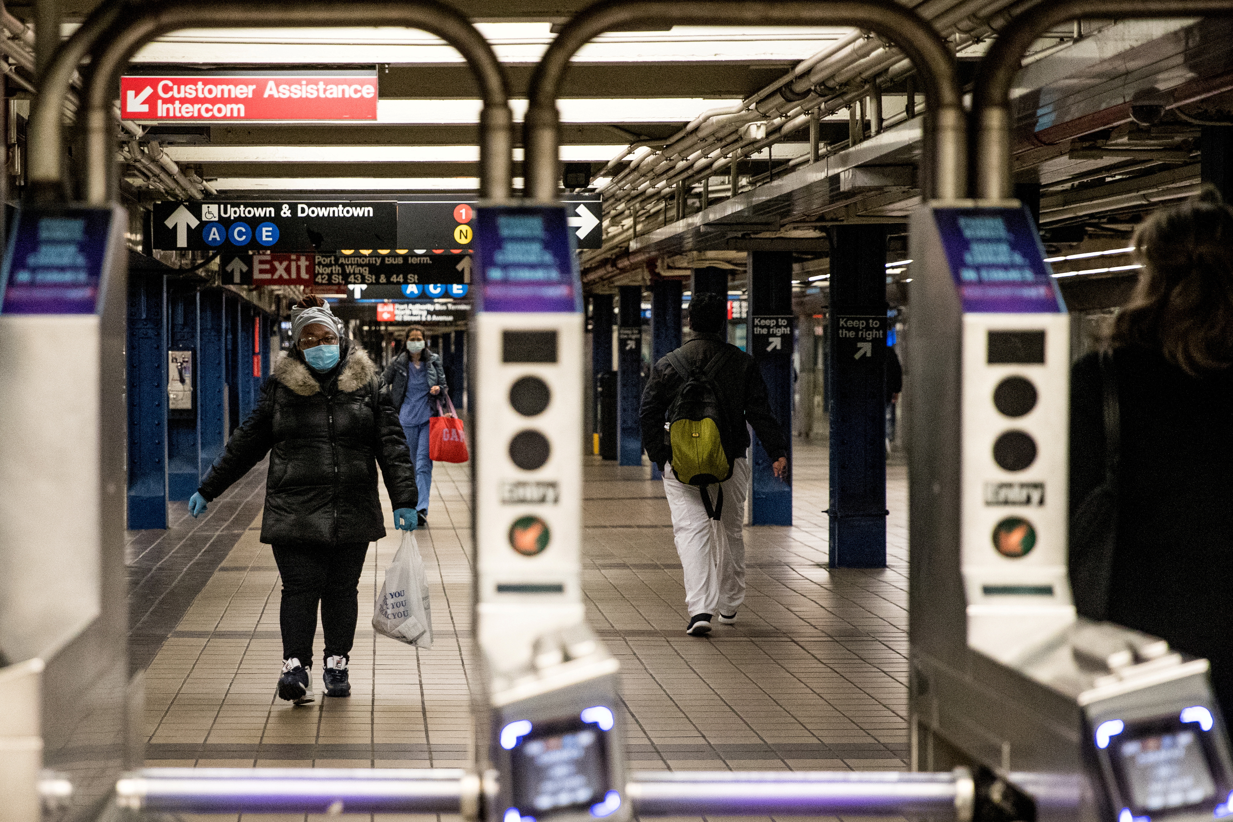 Как пользоваться метро. Метро Нью Йорка 2020. Навигация метро Нью Йорка. Грязное метро Нью-Йорка 2020. Пассажиропоток Нью йоркского метро.