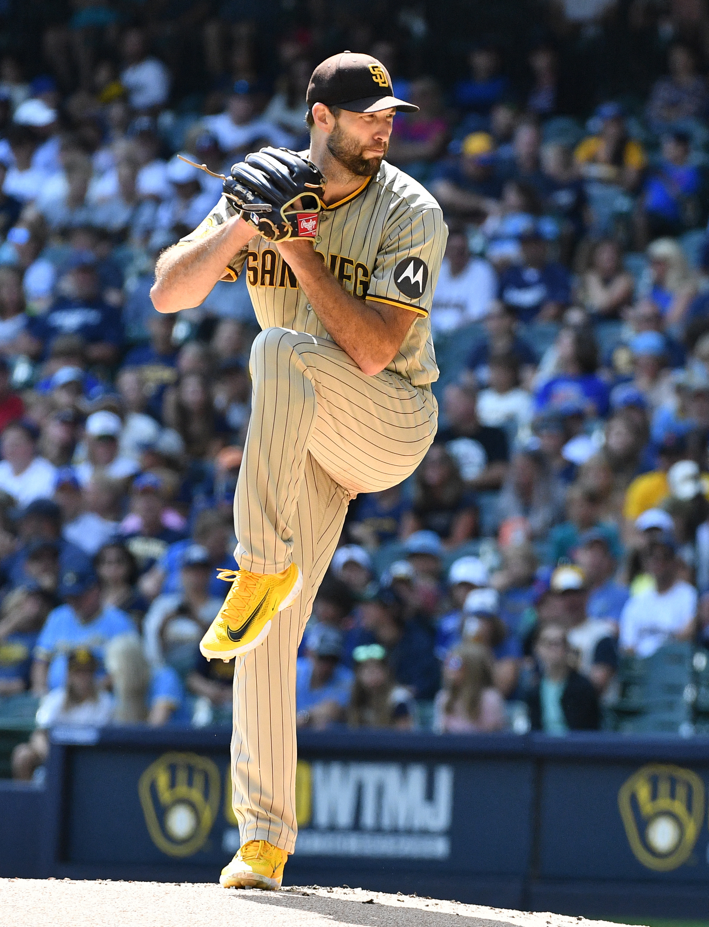 Images from the Brewers' 6-0 victory over the Padres