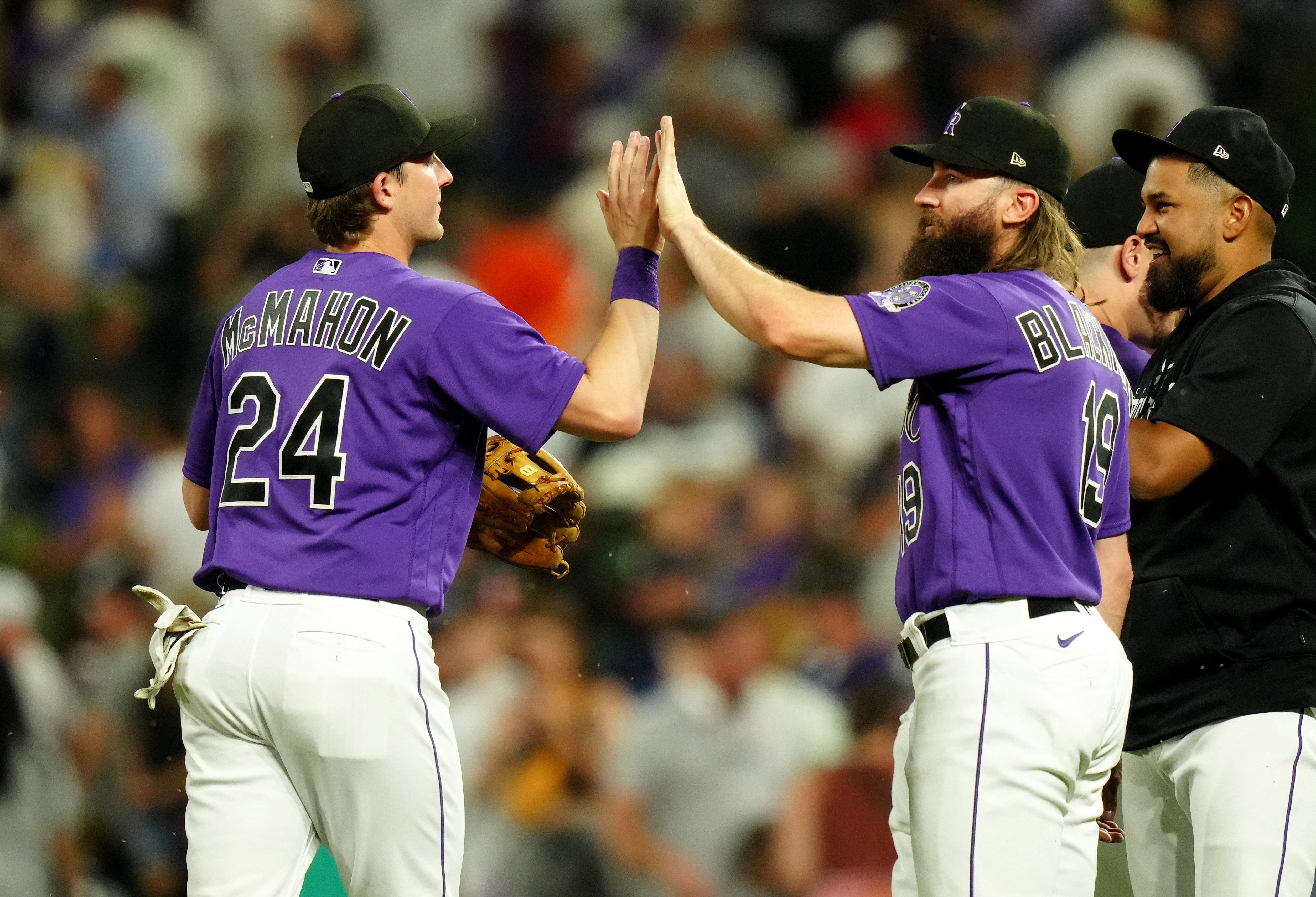 Rockies score early, get rare win over Astros