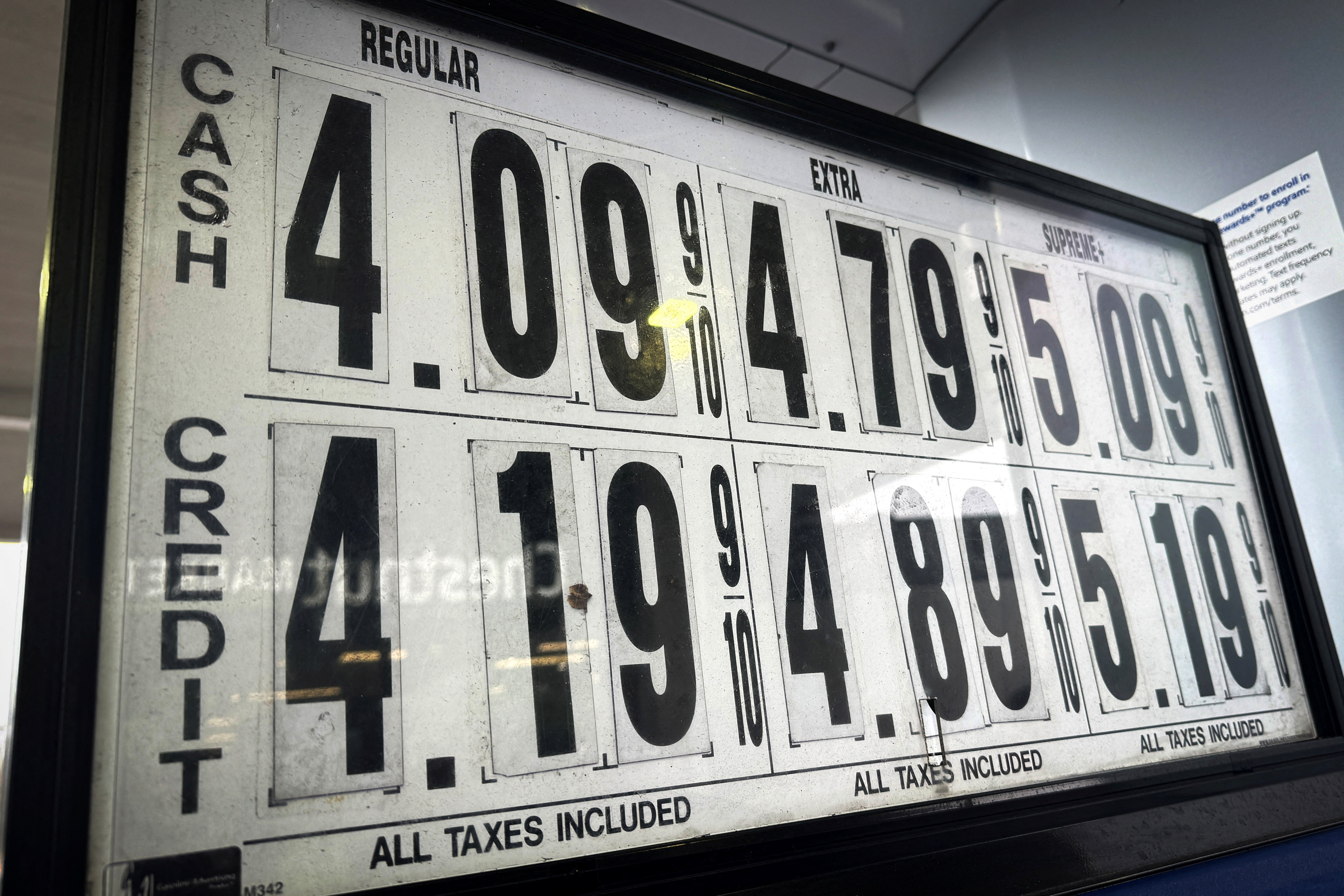 米ミシガン大消費者信頼感4月、過去最低の47.6 インフレ再燃も懸念
