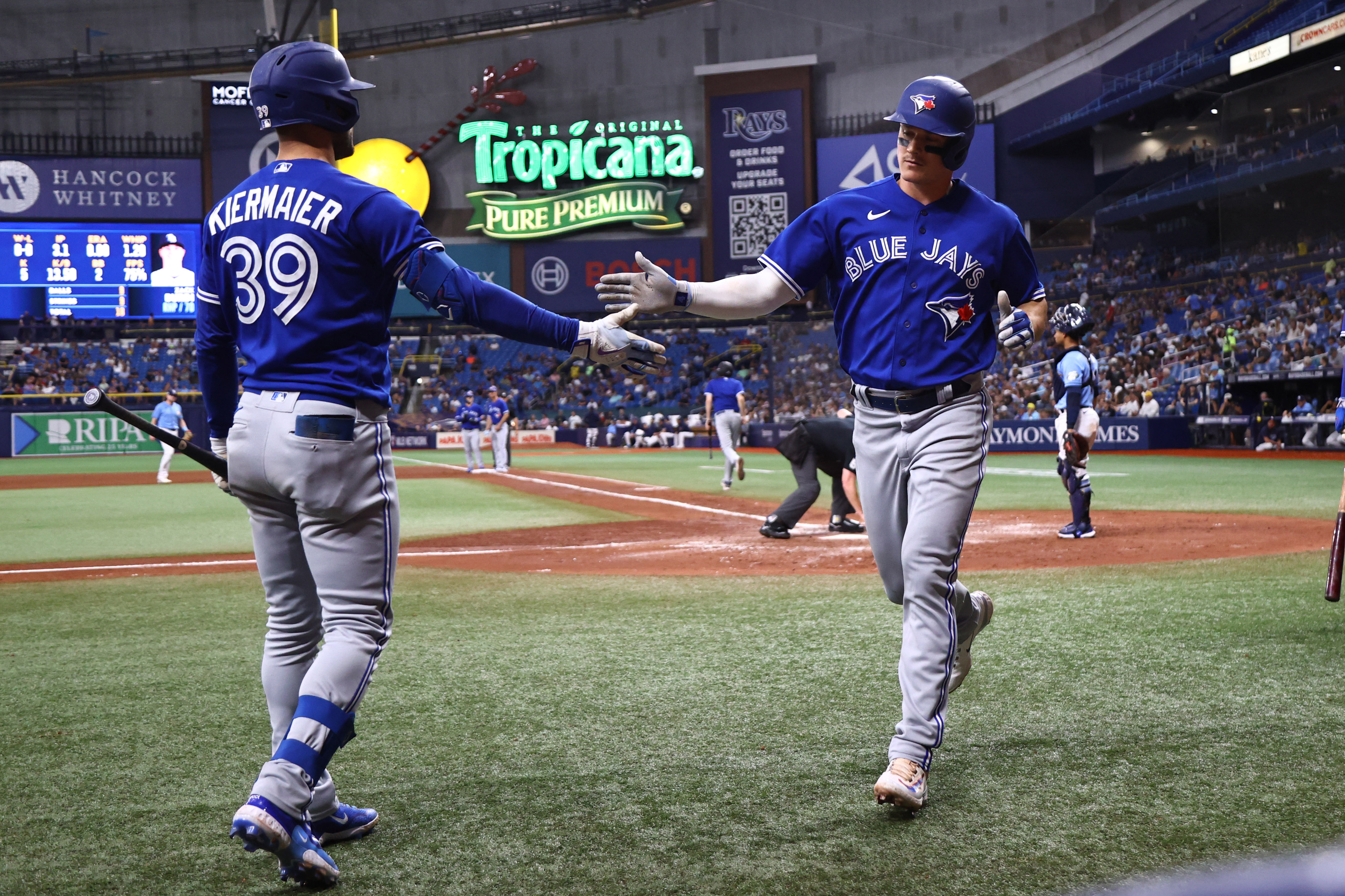 Blue Jays pile up 20 runs in rout of Rays