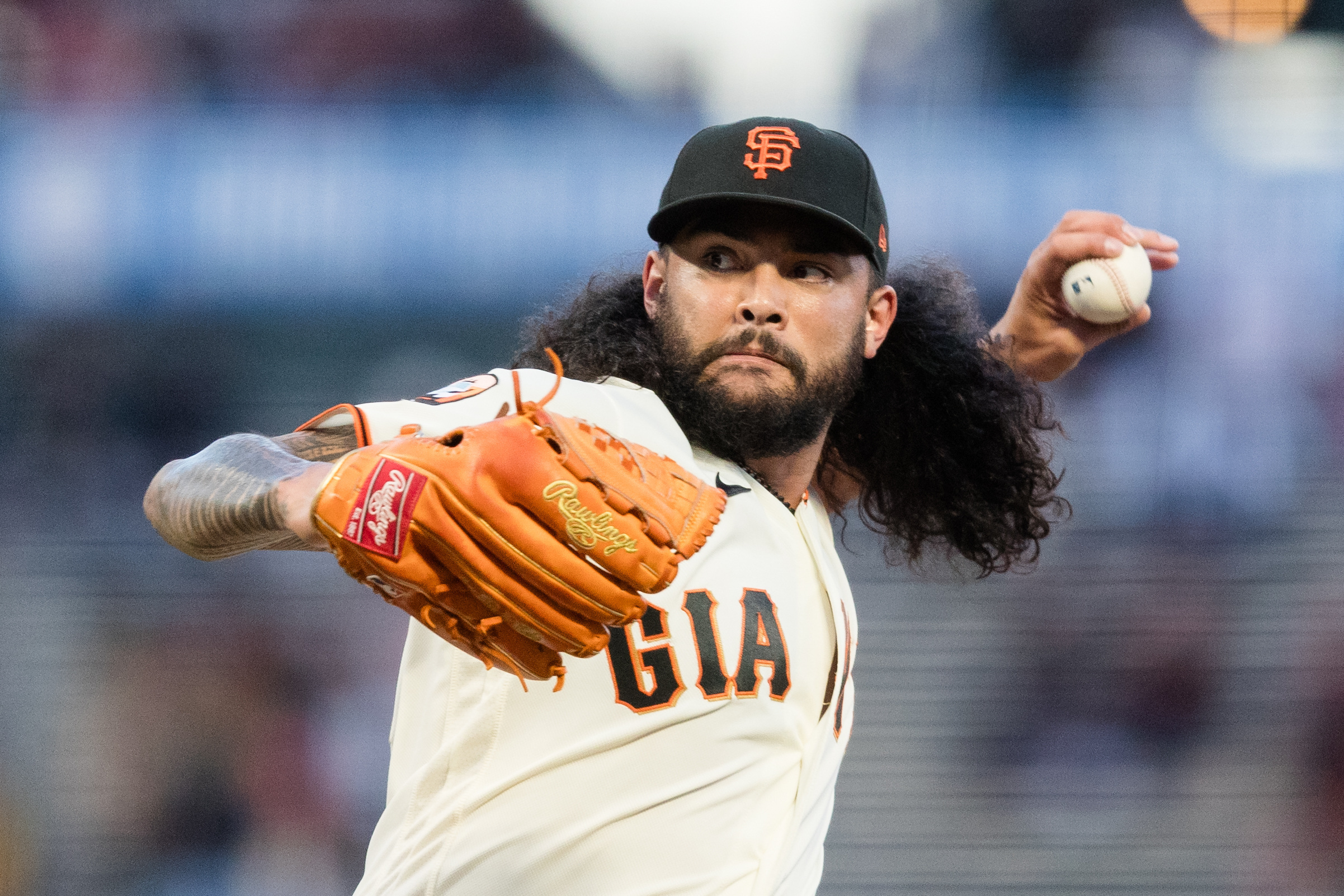 Padres edge Giants in 10, technically remain alive