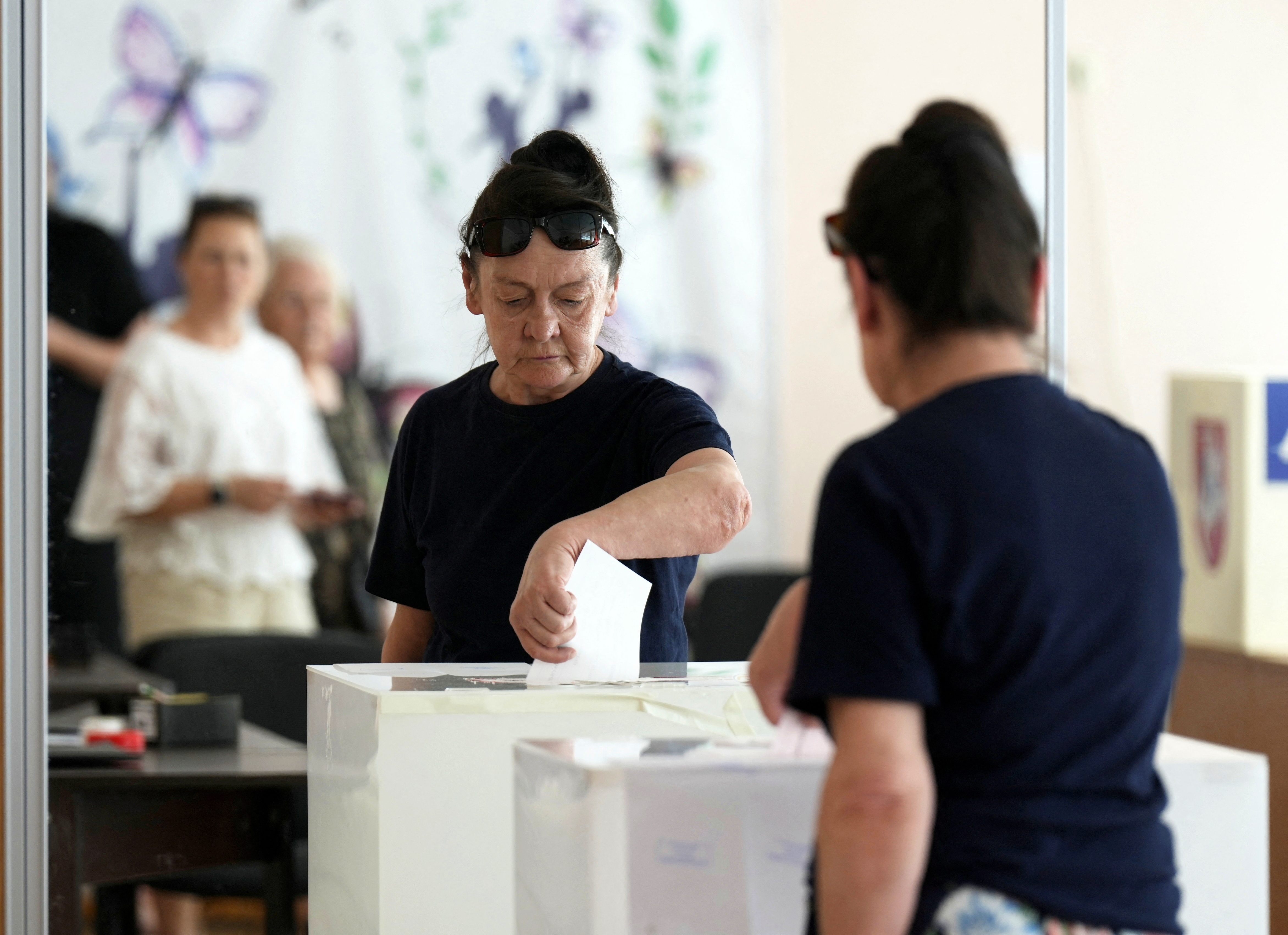 Lithuania holds second round of presidential election