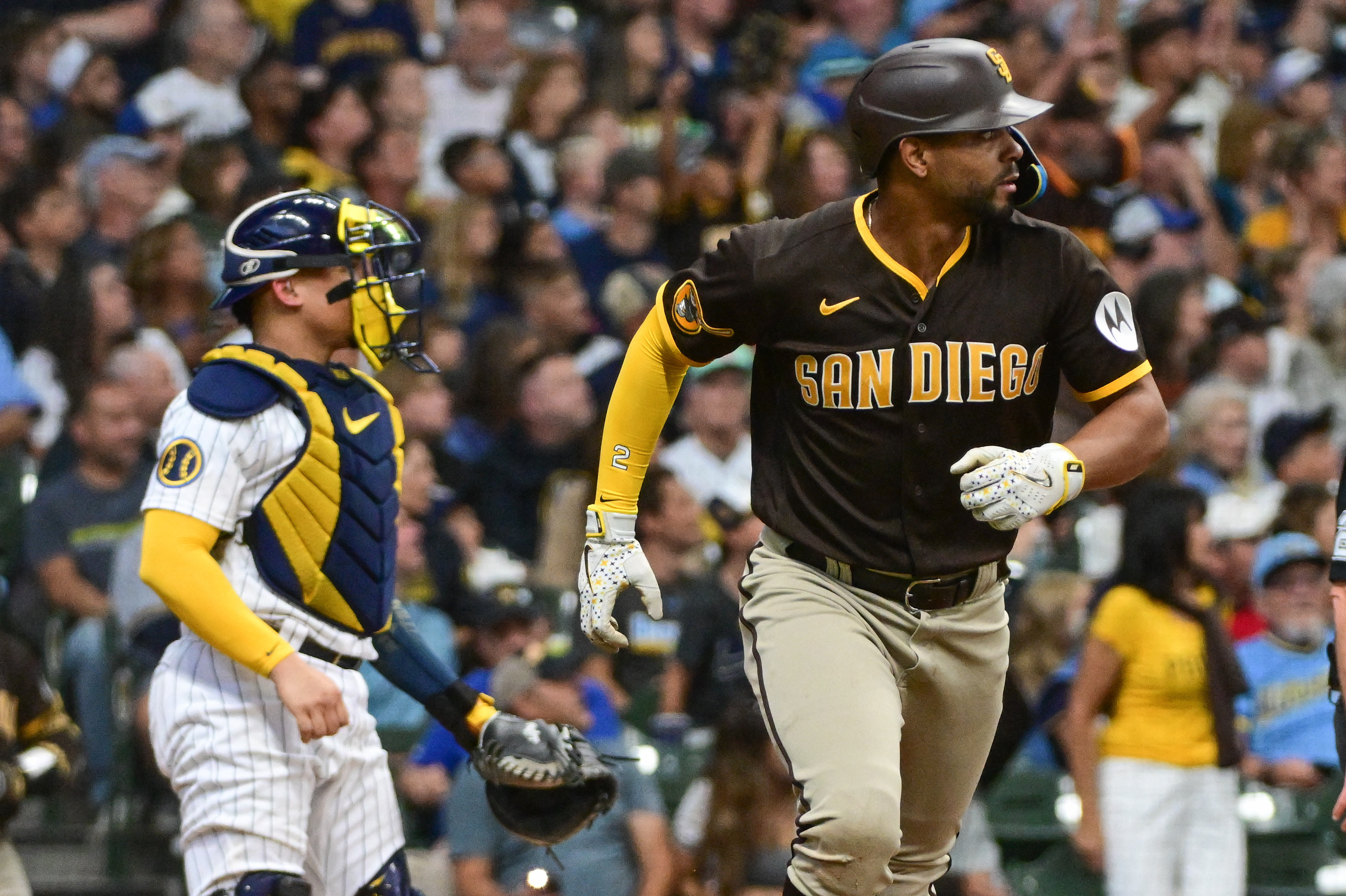 Brewers score five in fifth vs. Padres, win season-high seventh
