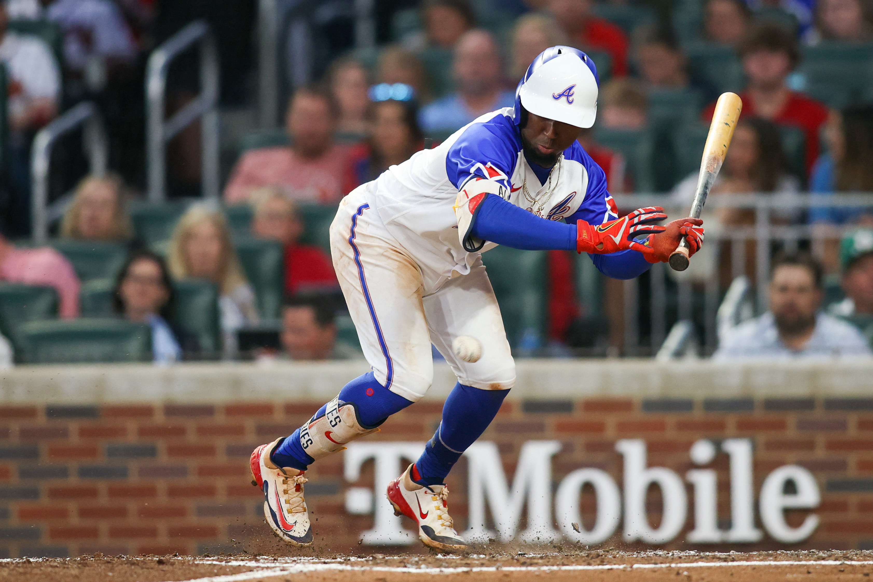 WATCH: Kevin Pillar blasts a two-run, pinch-hit home run to give the Braves  the lead in the eighth inning - Sports Illustrated Atlanta Braves News,  Analysis and More