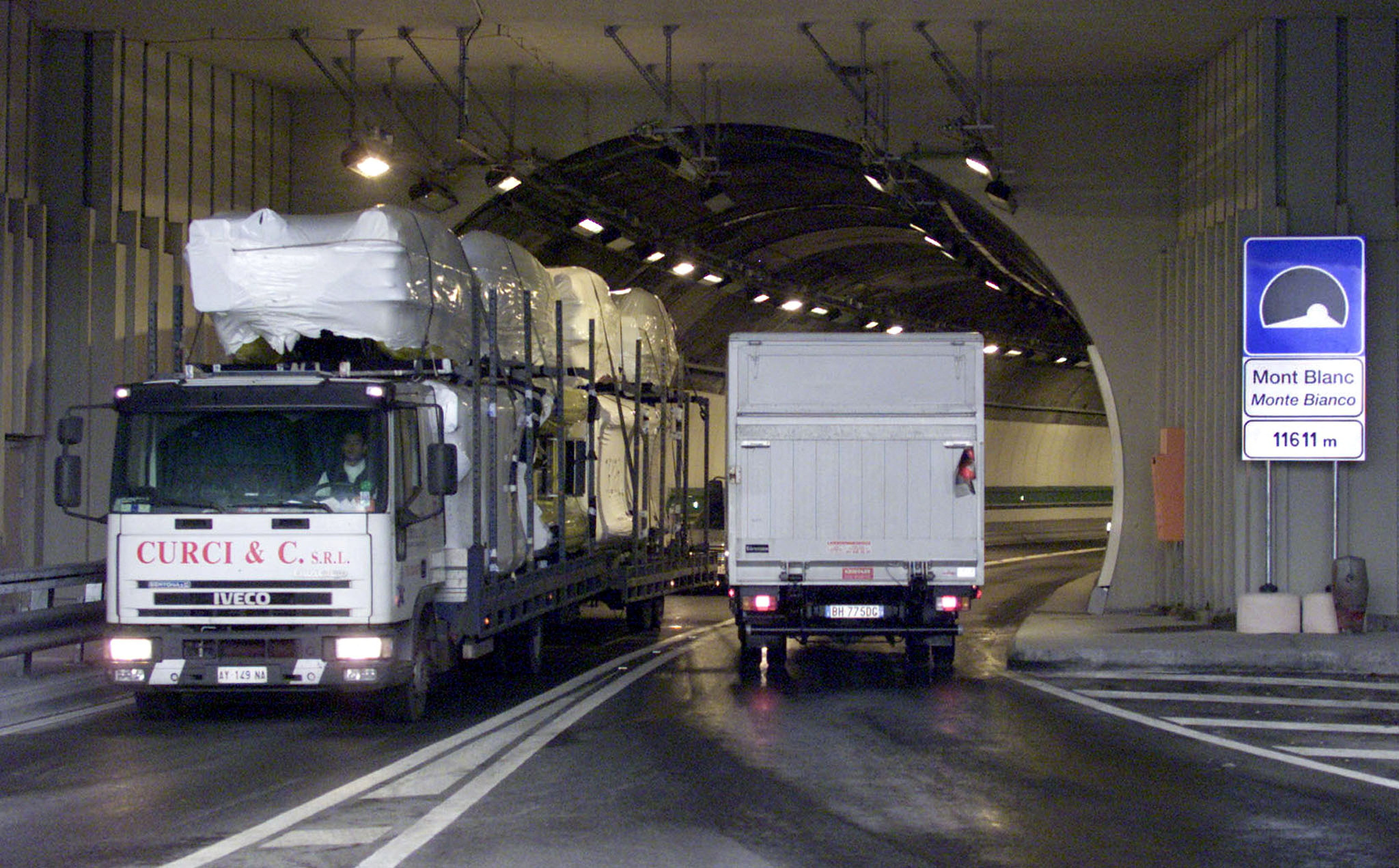 Italy France agree to postpone closure of Mont Blanc tunnel by a