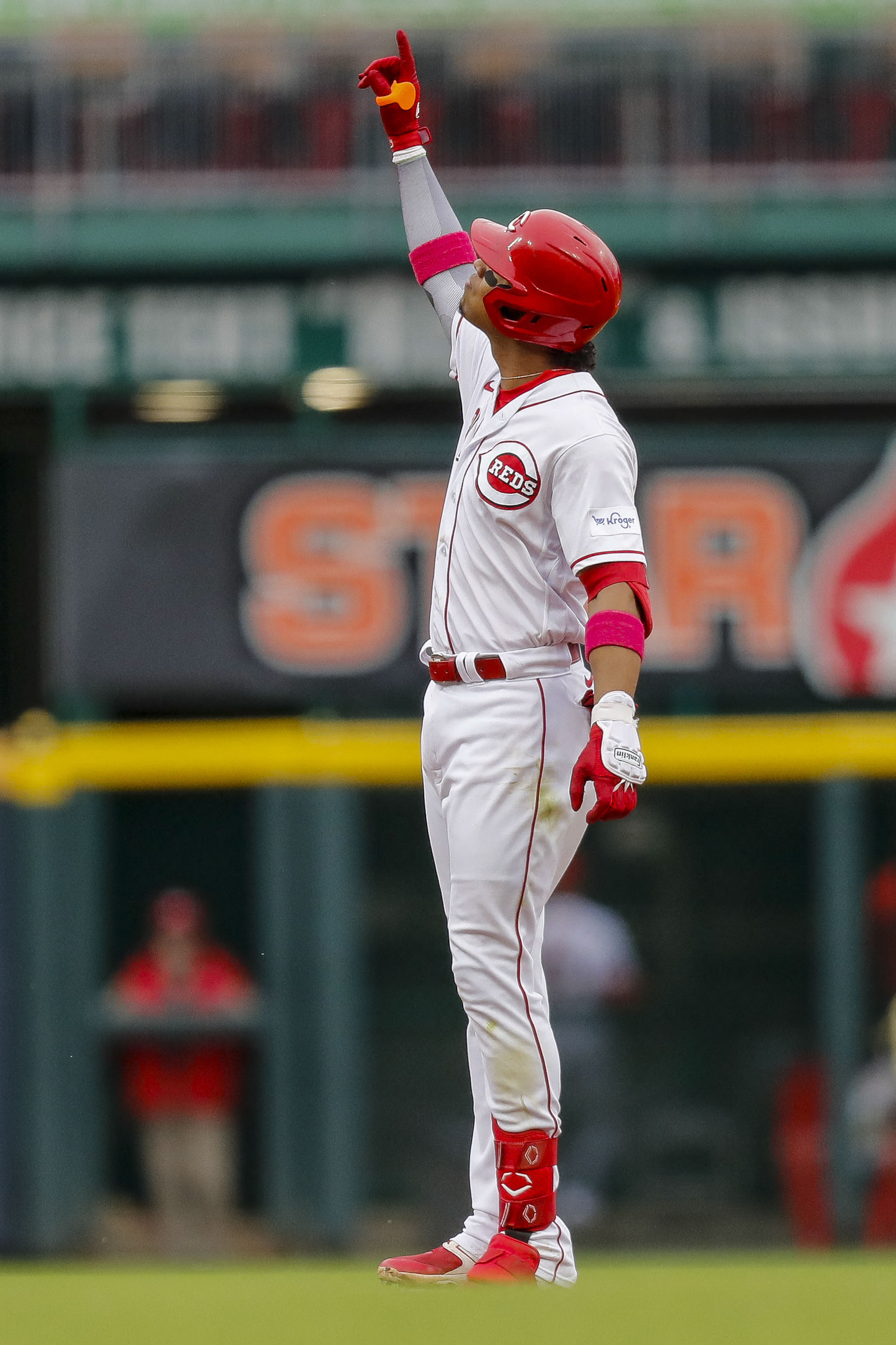 White Sox score 11 in 2nd, beat Reds 17-4 - Sent-trib