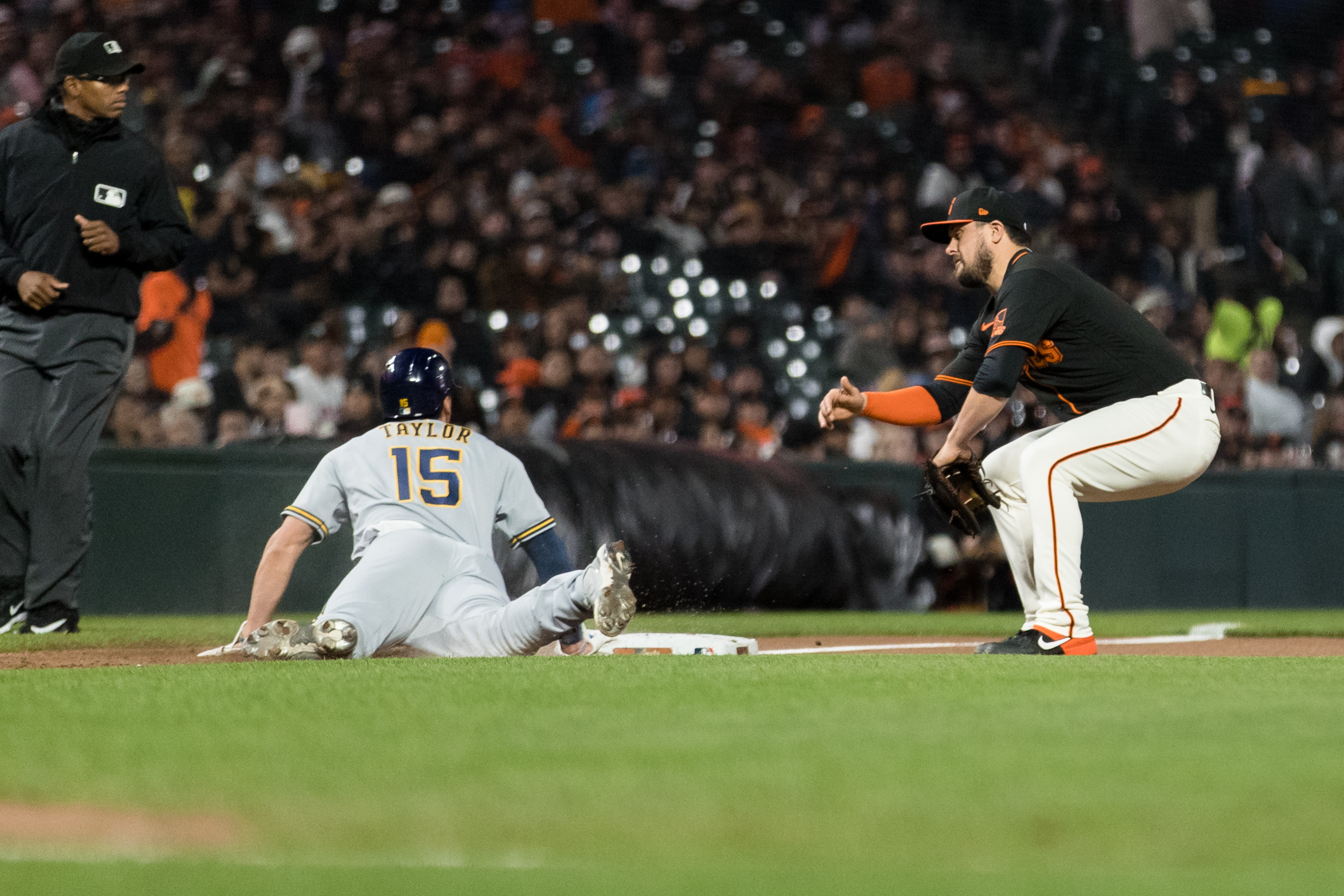 Joc Pederson tags Corbin Burnes again as Giants edge Brewers