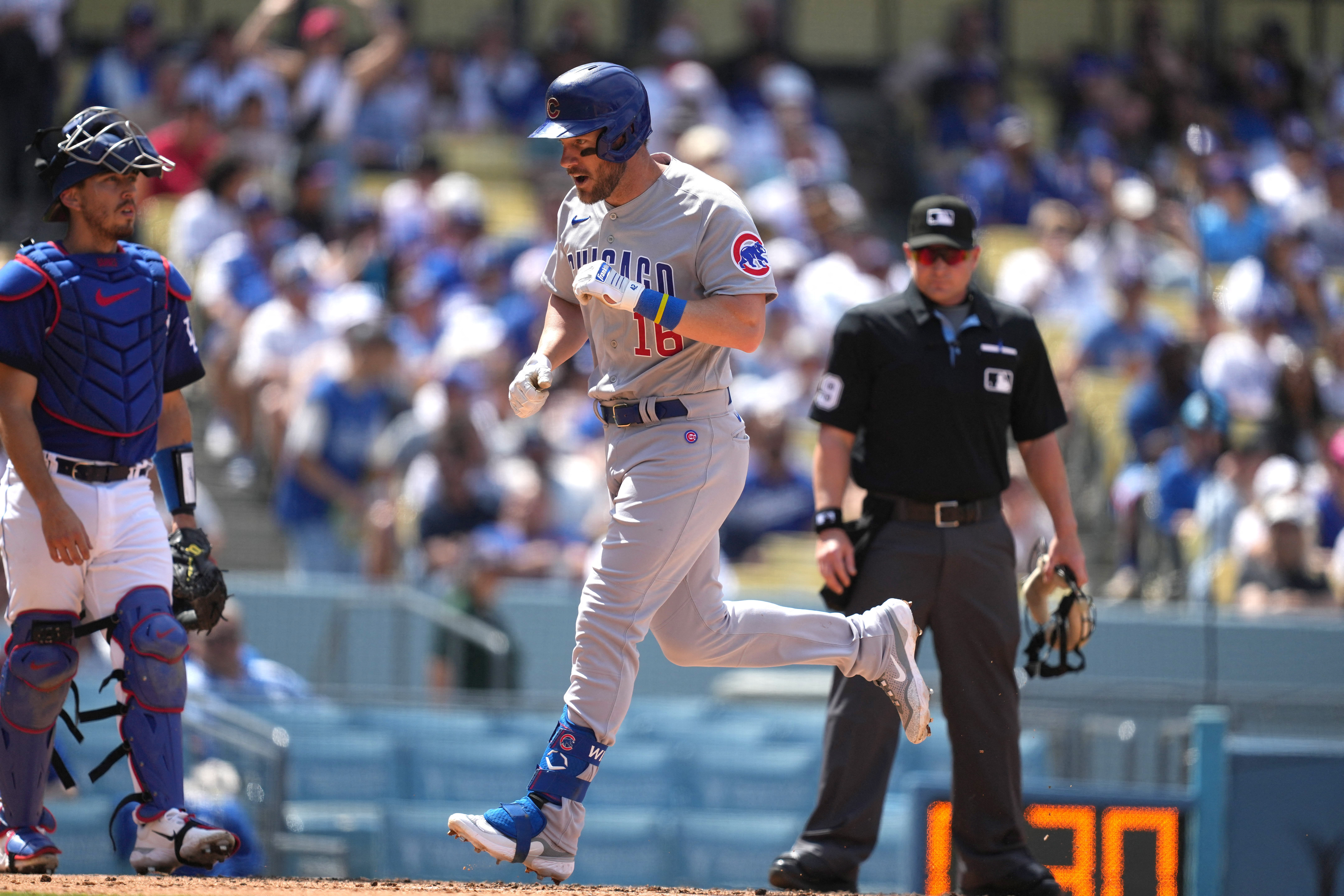 Back-to-back blasts give Cubs series win over Dodgers