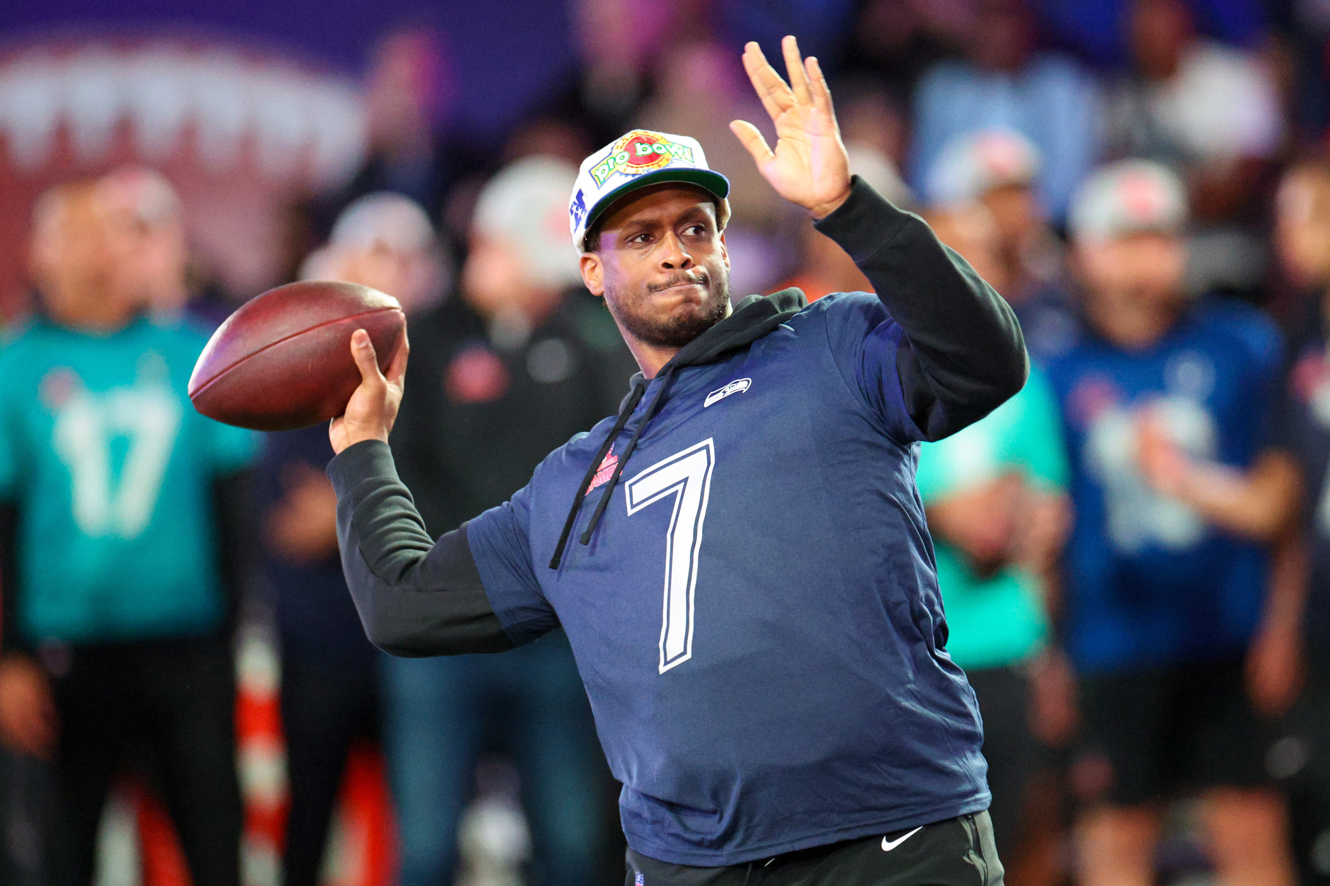 Report: Seahawks quarantee 2024 salary of QB Geno Smith | Reuters