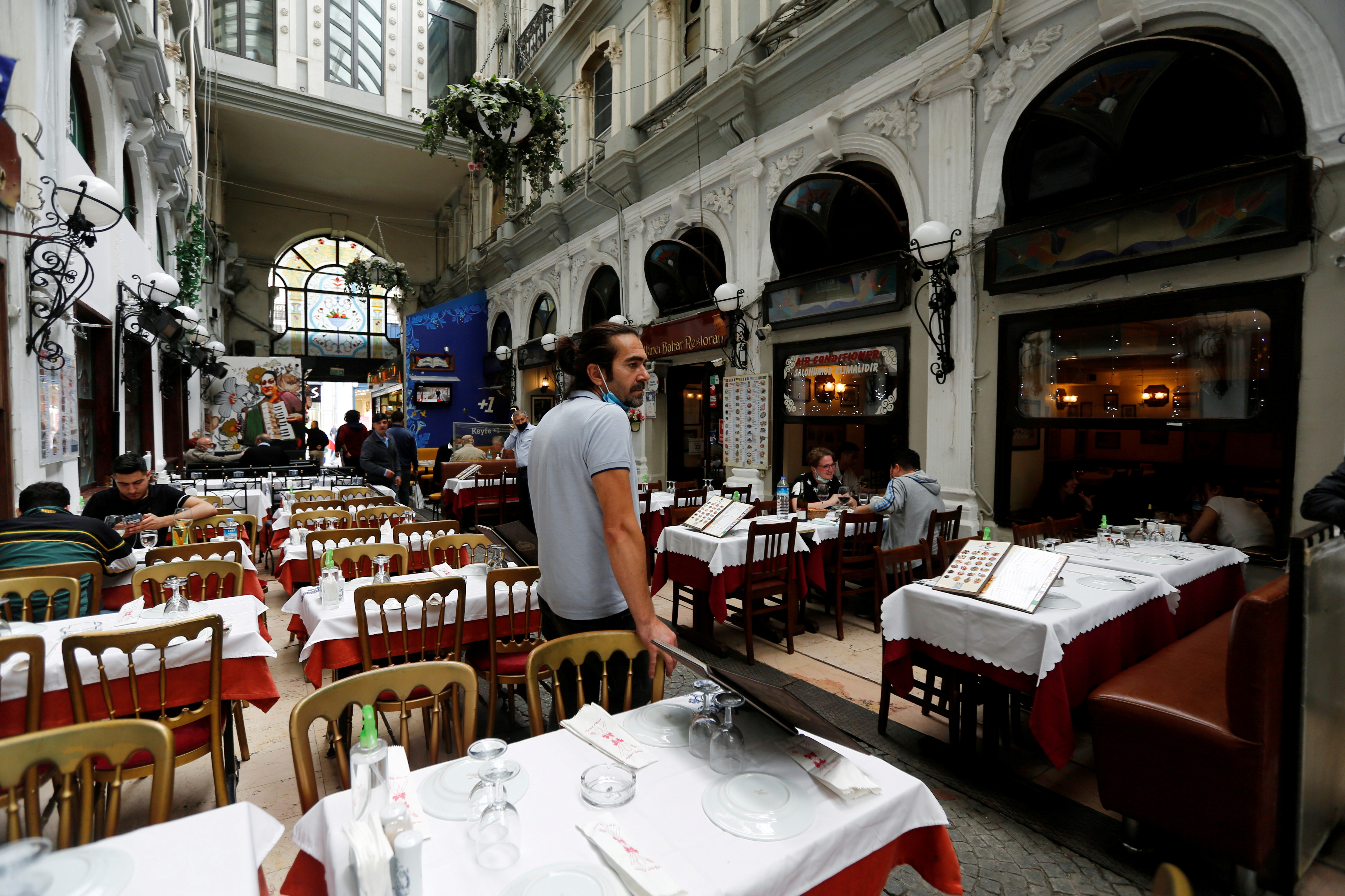 COVID-19 restrictions on restaurants and cafes are eased in Istanbul
