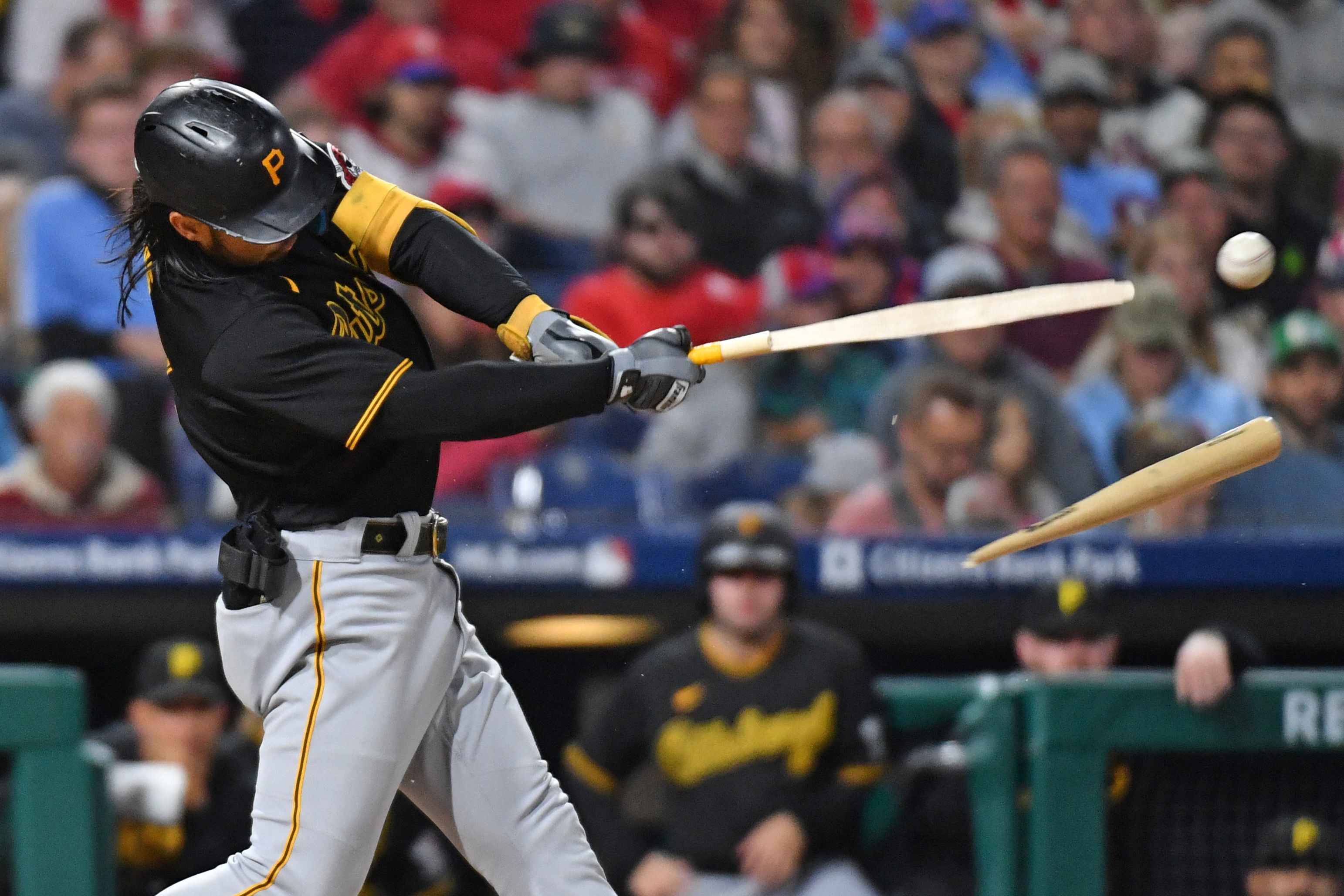 Ke'Bryan Hayes' all-around night with glove, bat propels Pirates