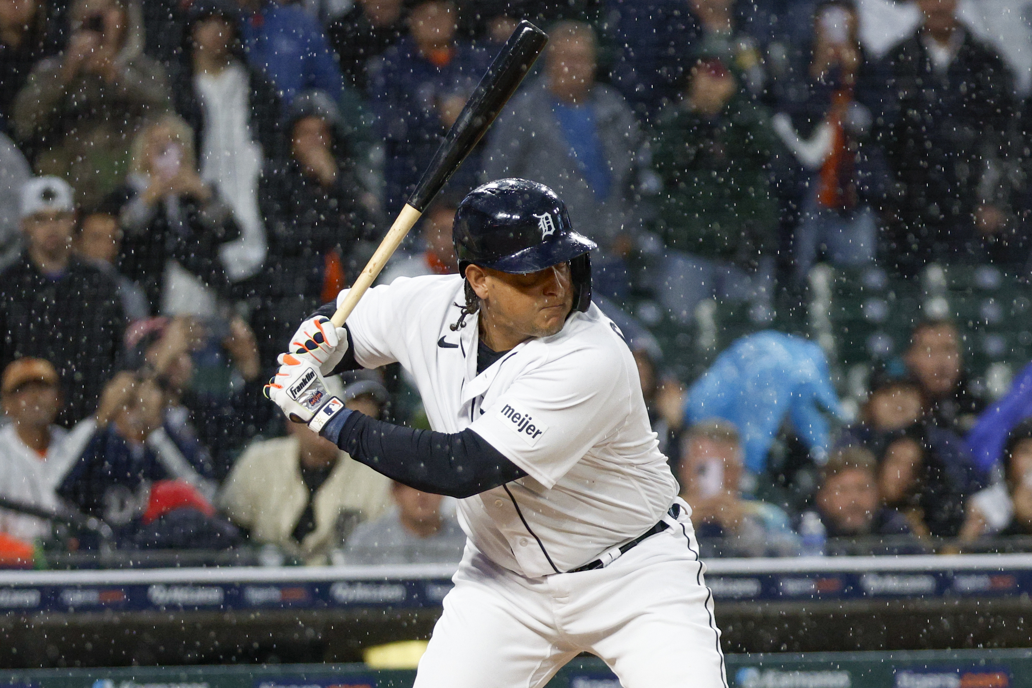 Royals vs. Tigers resume a suspended game, plus a Thursday day