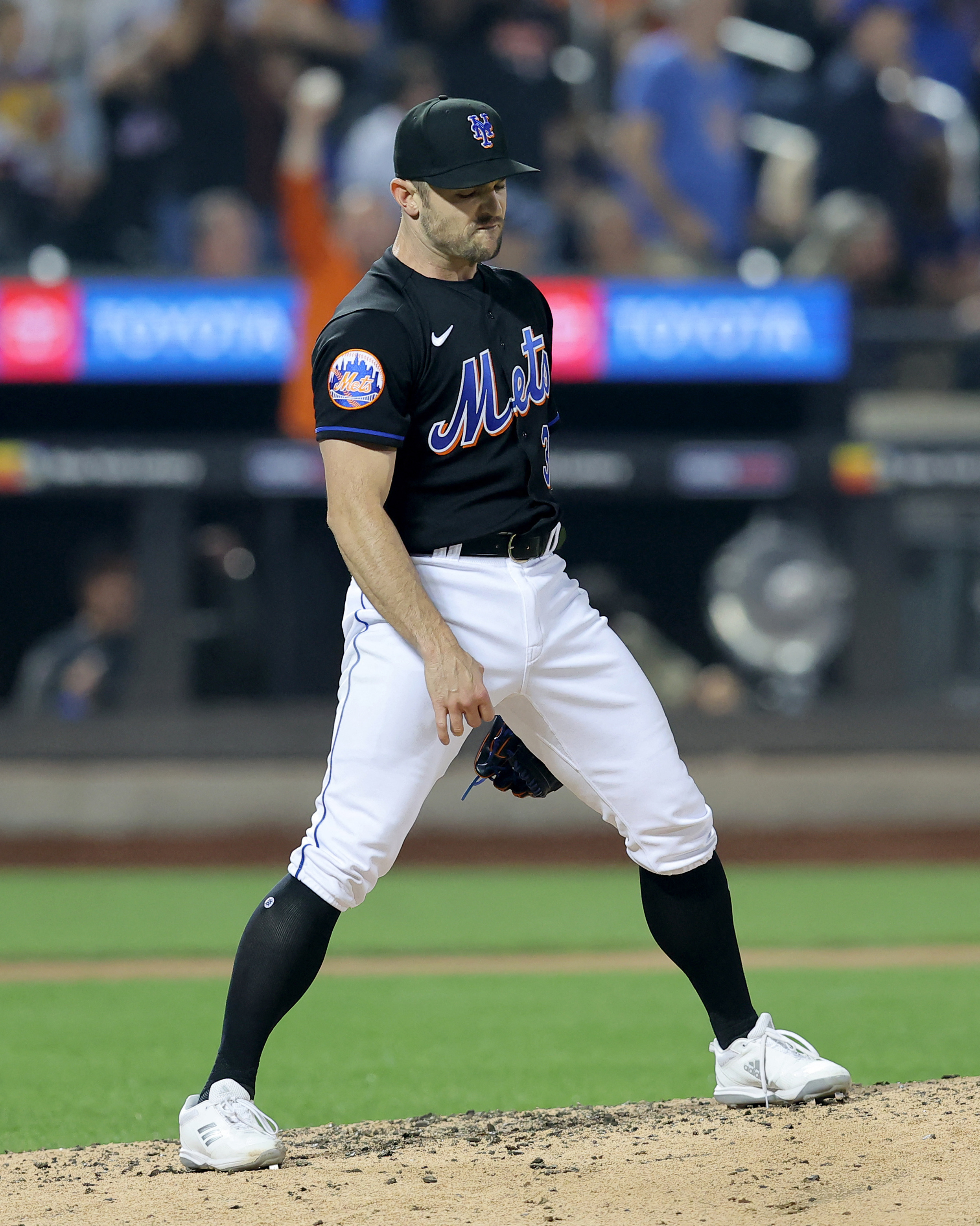 Patrick Bailey hits a 3-run homer in 8th to lift Giants past Mets - CBS New  York