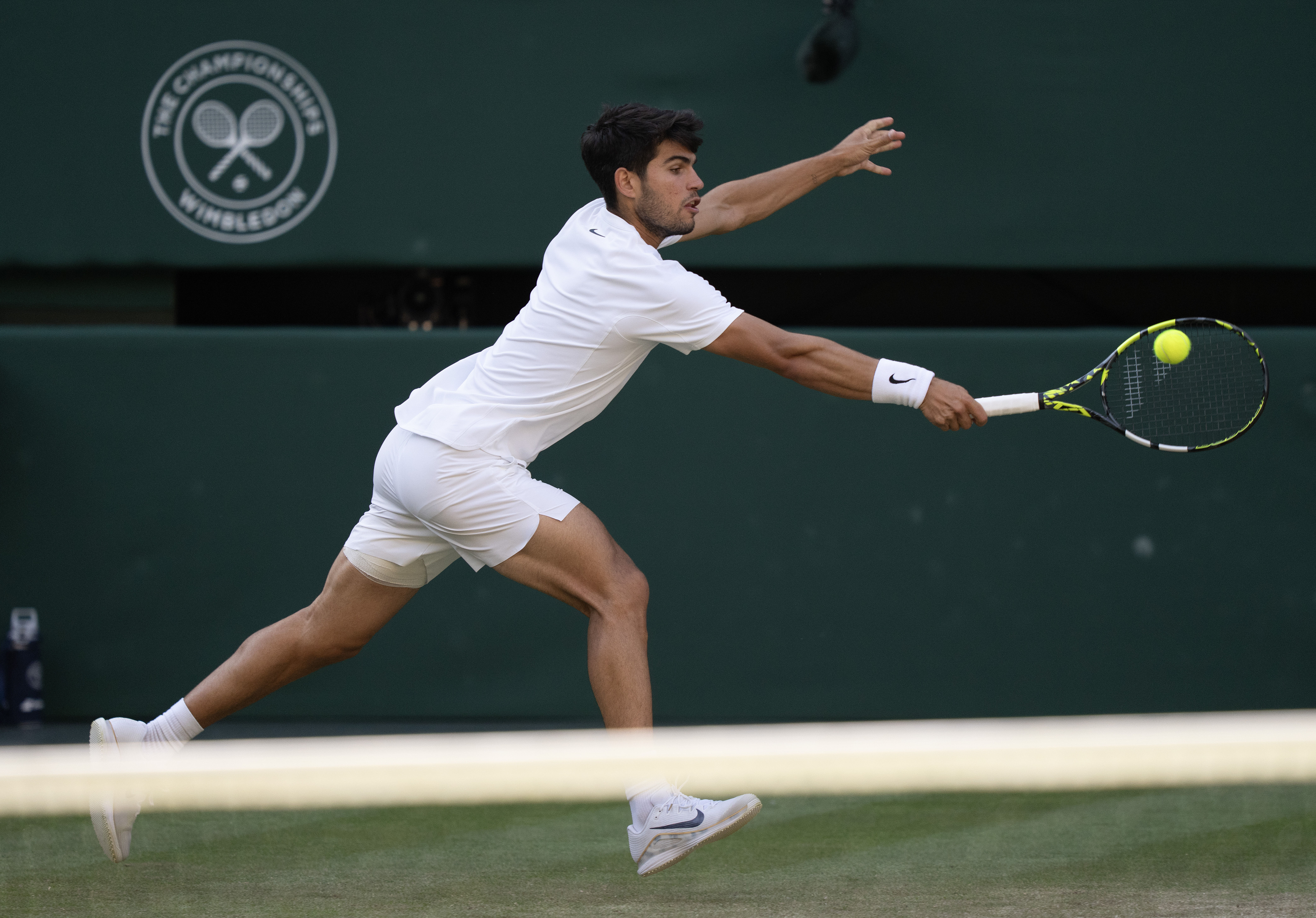テニス＝アルカラス、フリッツが4強入り ウィンブルドン男子 | ロイター