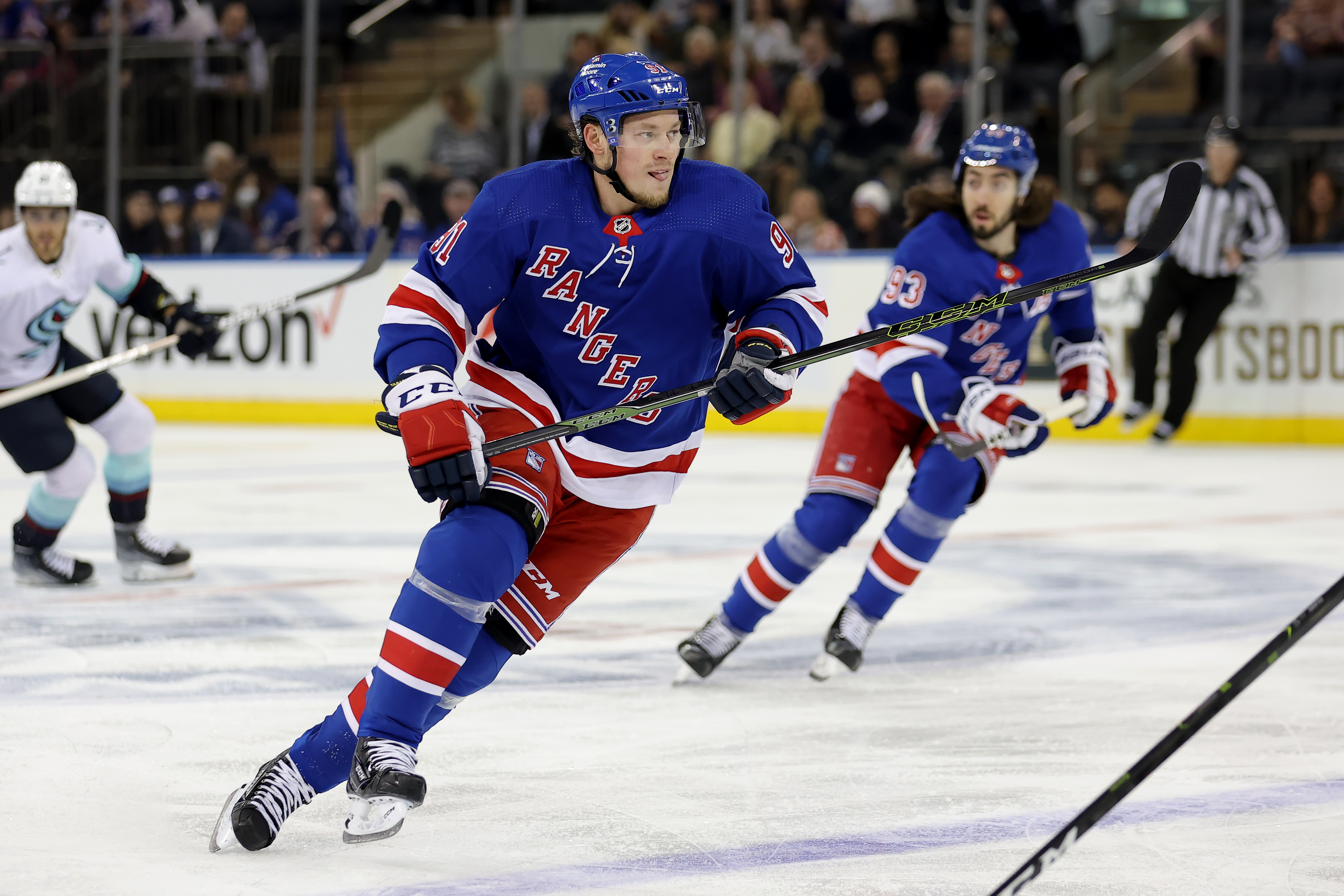 Panarin gets three points as Rangers snap three-game skid vs. Penguins