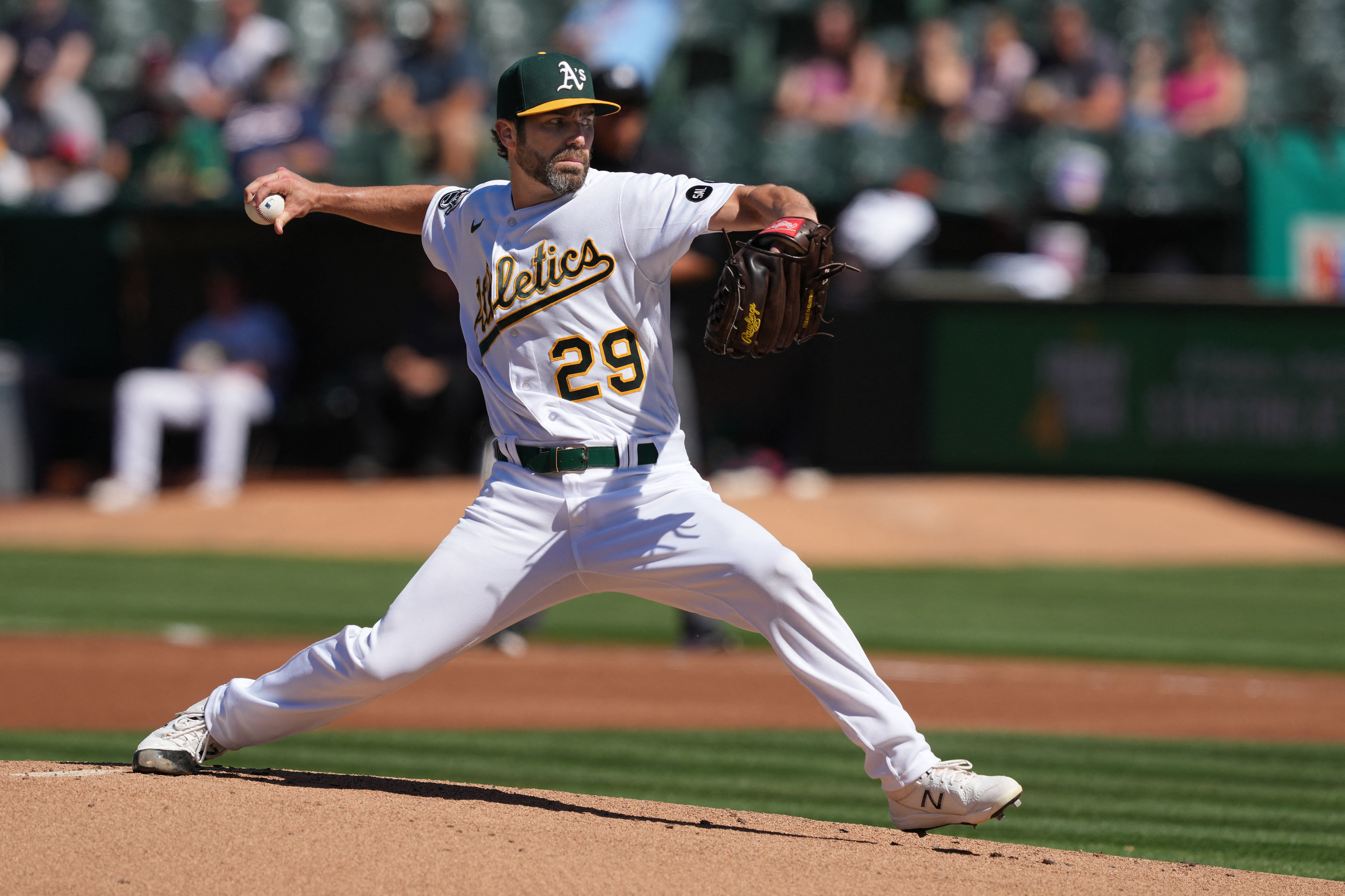 Farmer leads Twins offense in 10-7 win over Athletics