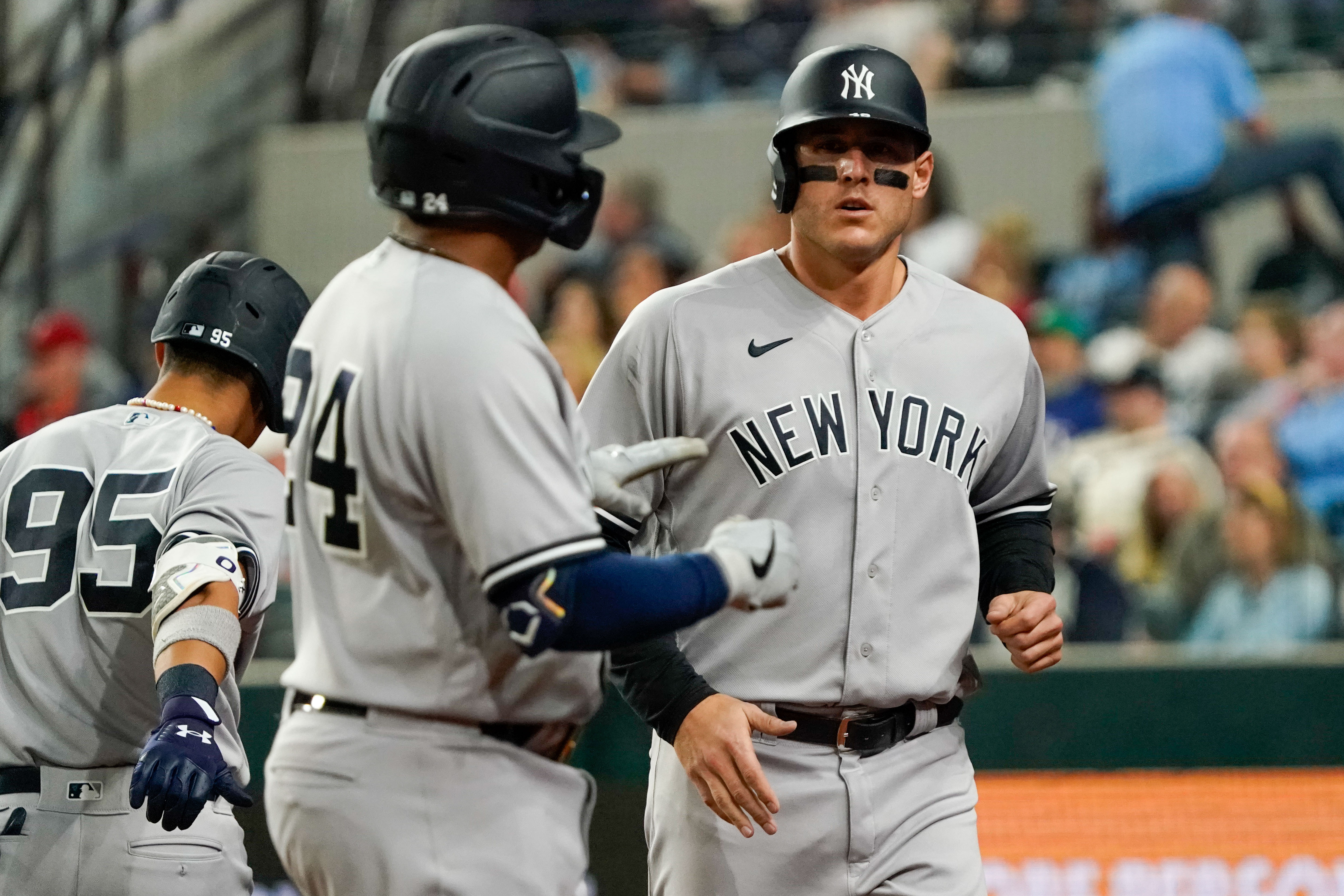 Rangers ace deGrom exits in 4th inning against Yankees