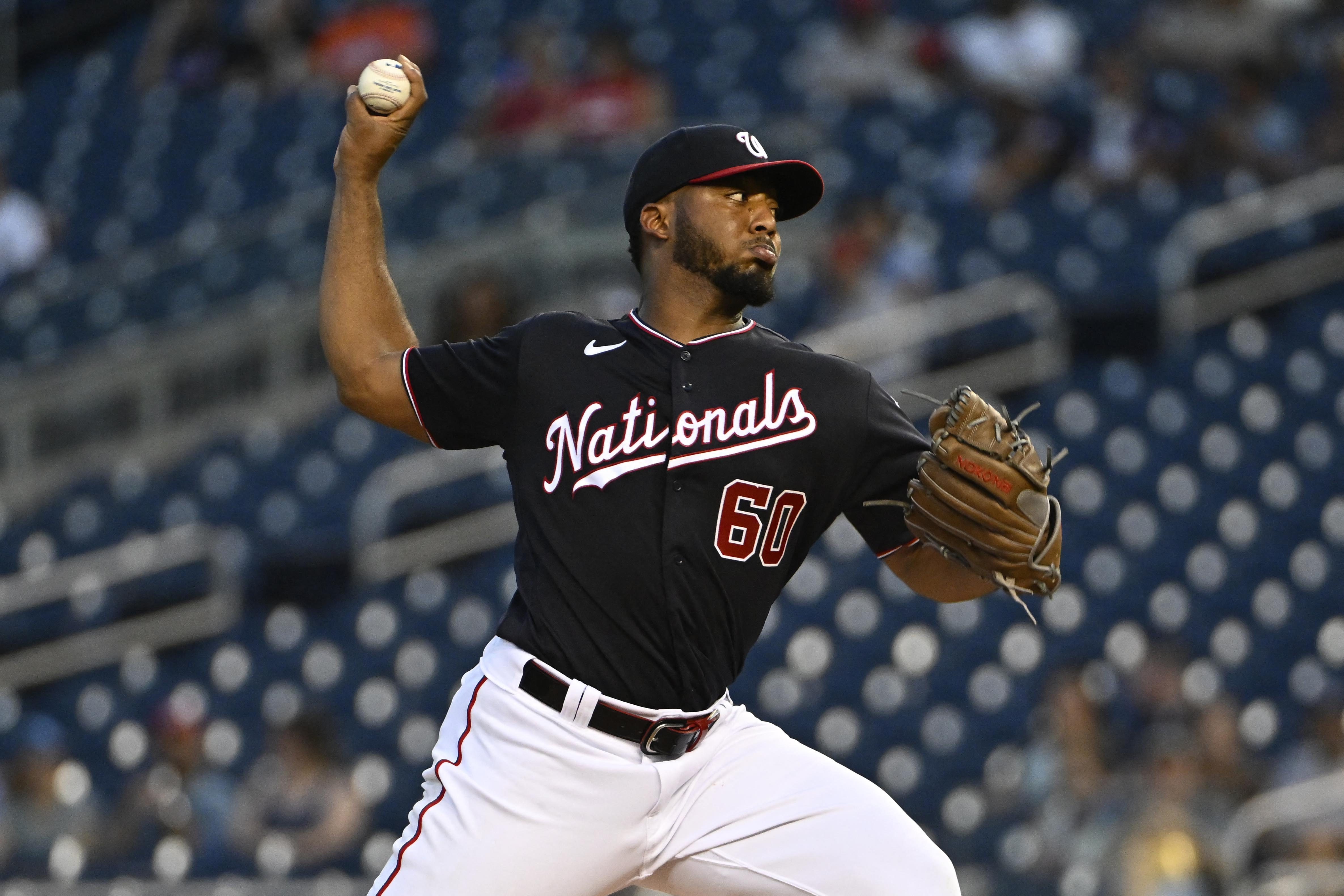 Rookie Jacob Young's single concludes the Nationals' rally for a 3-2 win  over the Mets -  5 Eyewitness News