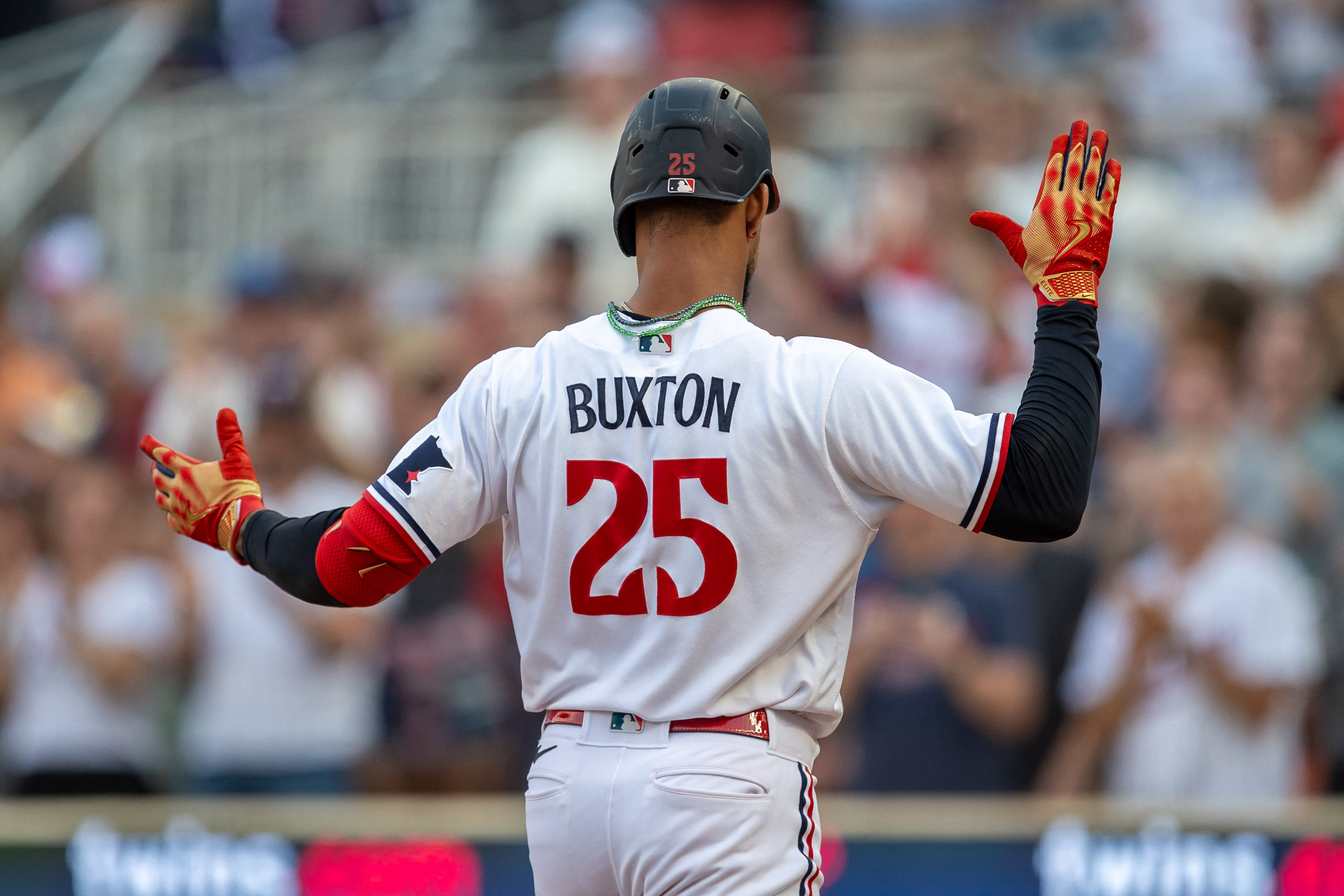 Buxton's 2nd HR, 469-foot shot, lifts Twins over ChiSox 6-4