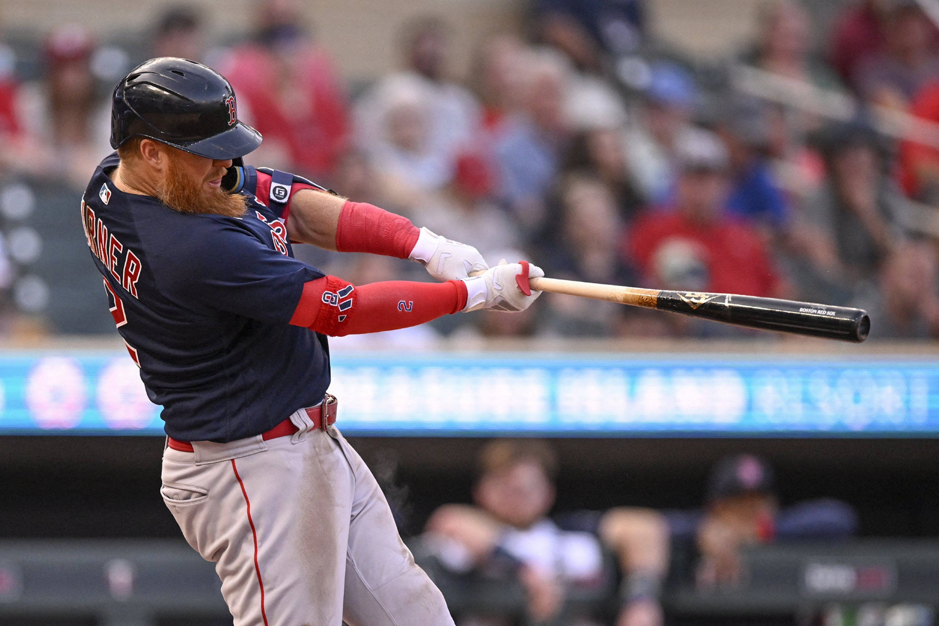 Kyle Farmer, Twins down Red Sox in 10th to snap skid