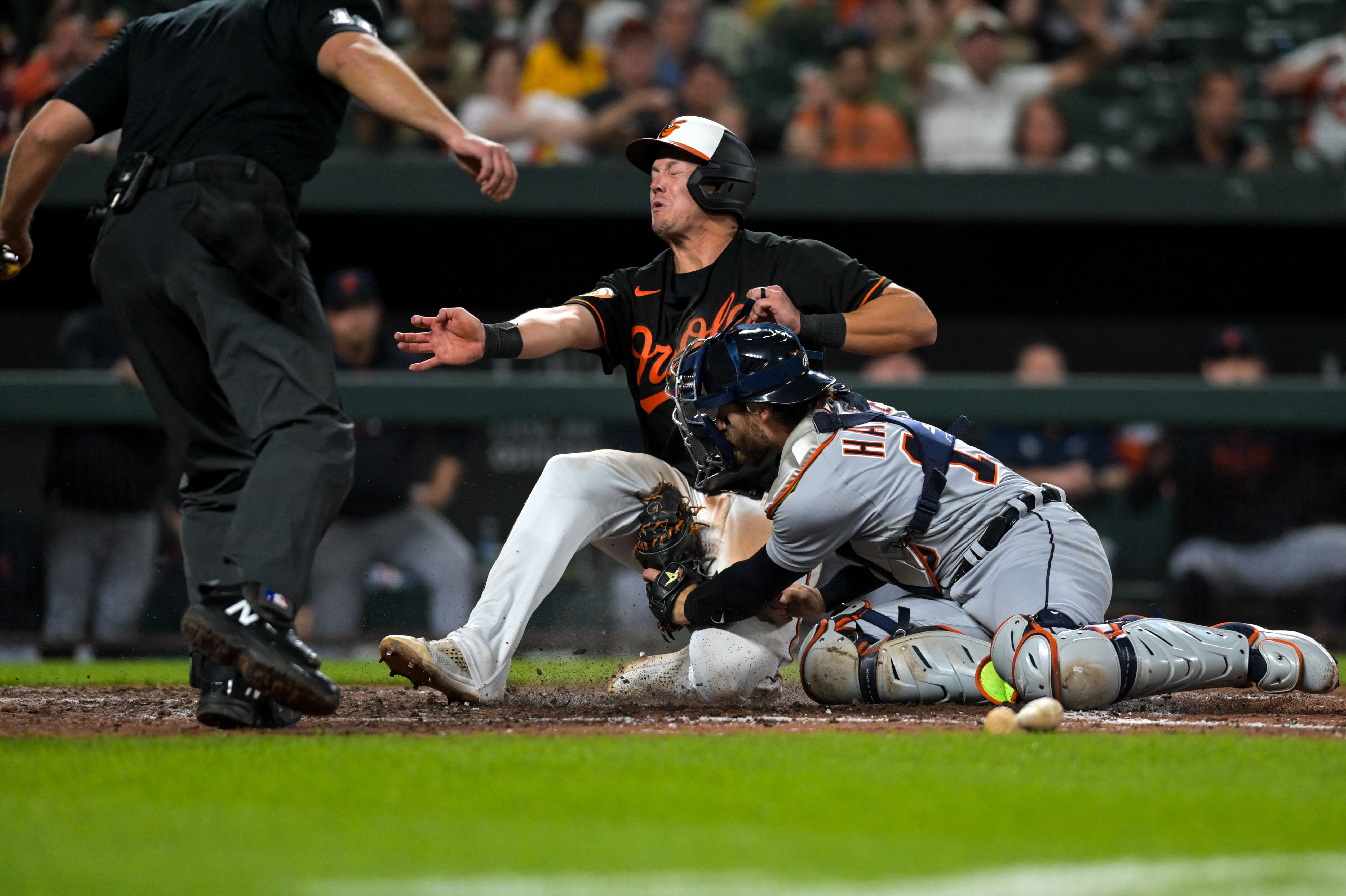 Orioles finally allow a run, but walk off on Tigers