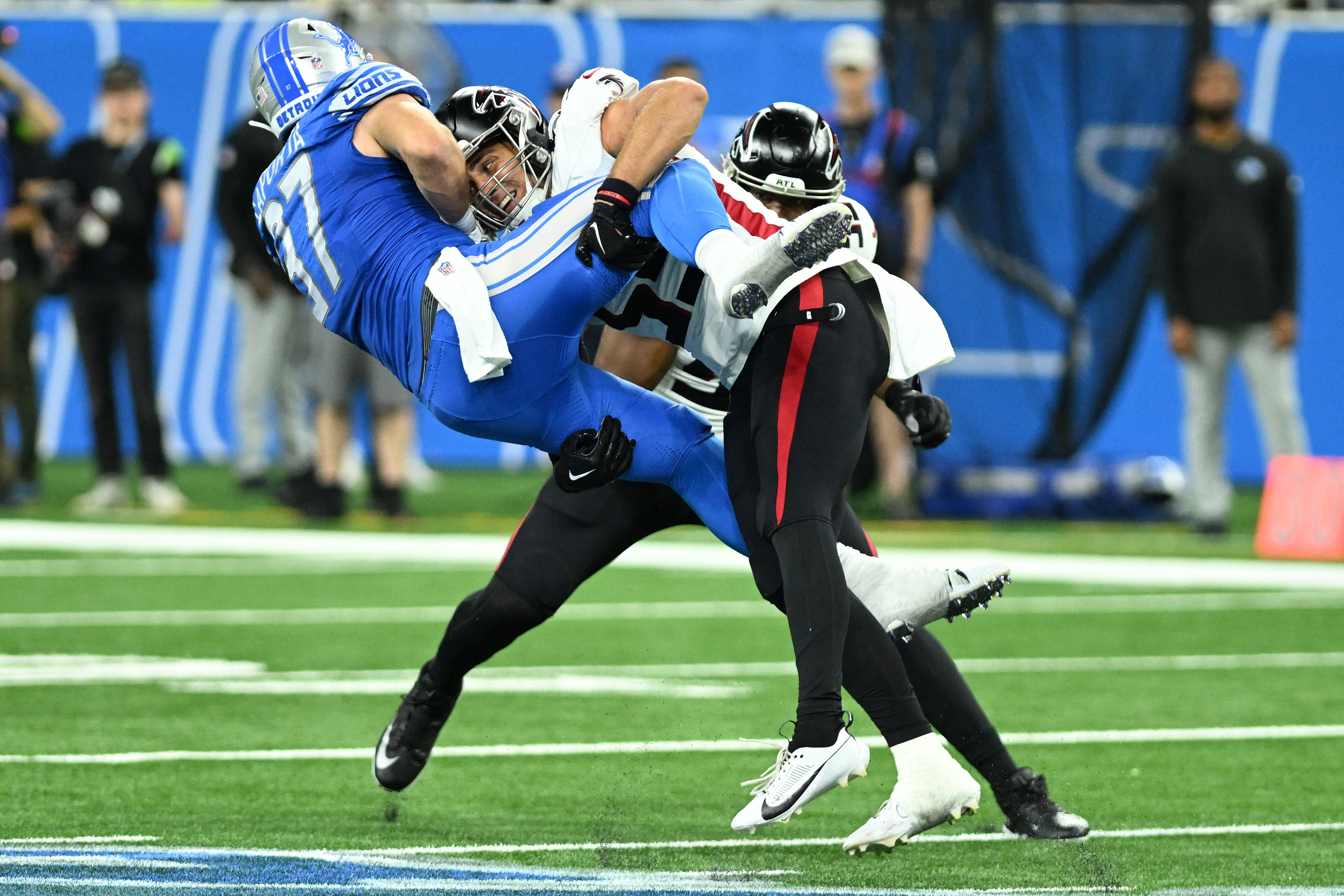 Jared Goff, defense carry Lions past Falcons 20-6