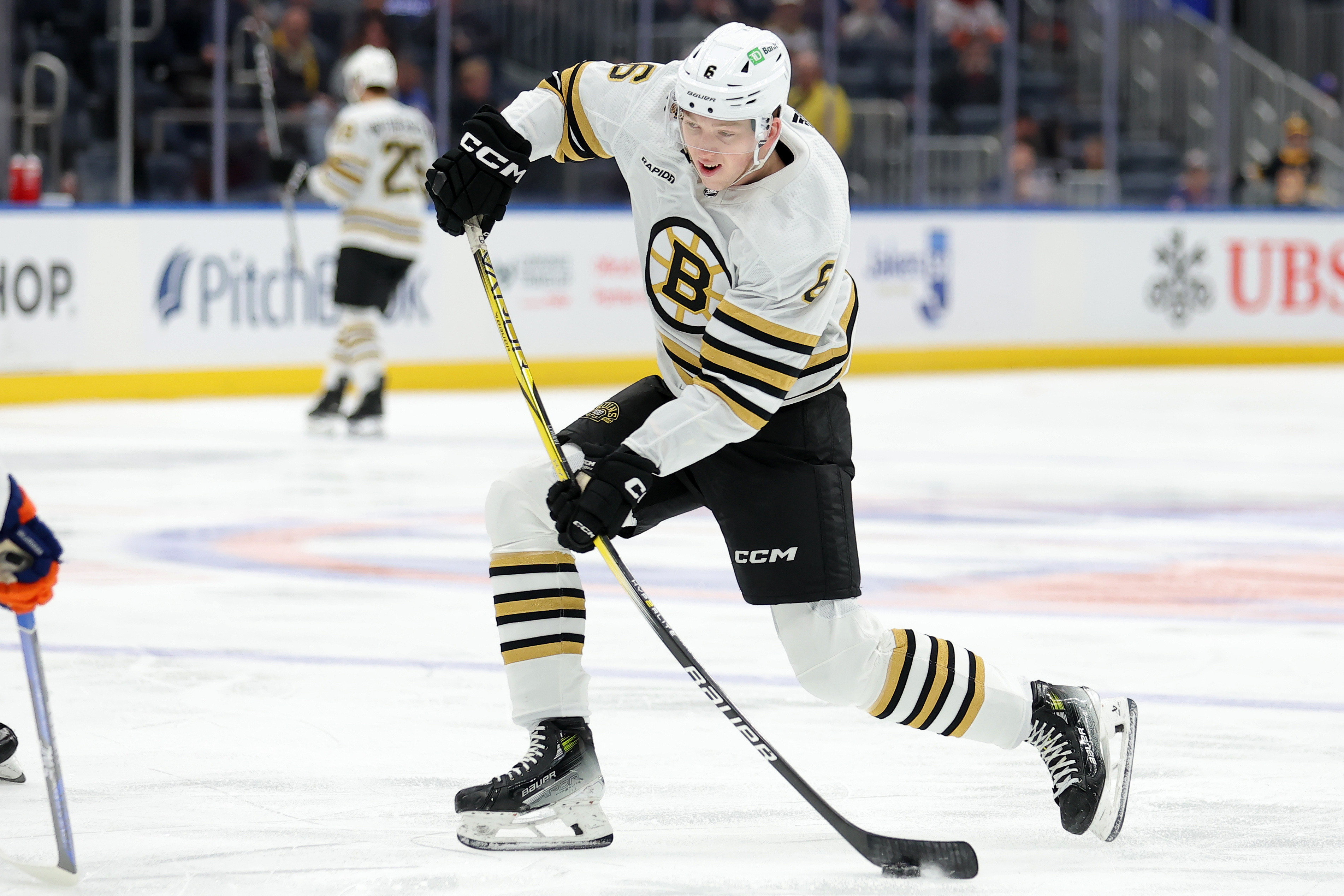 David Pastrnak propels Bruins past Isles in shootout | Reuters