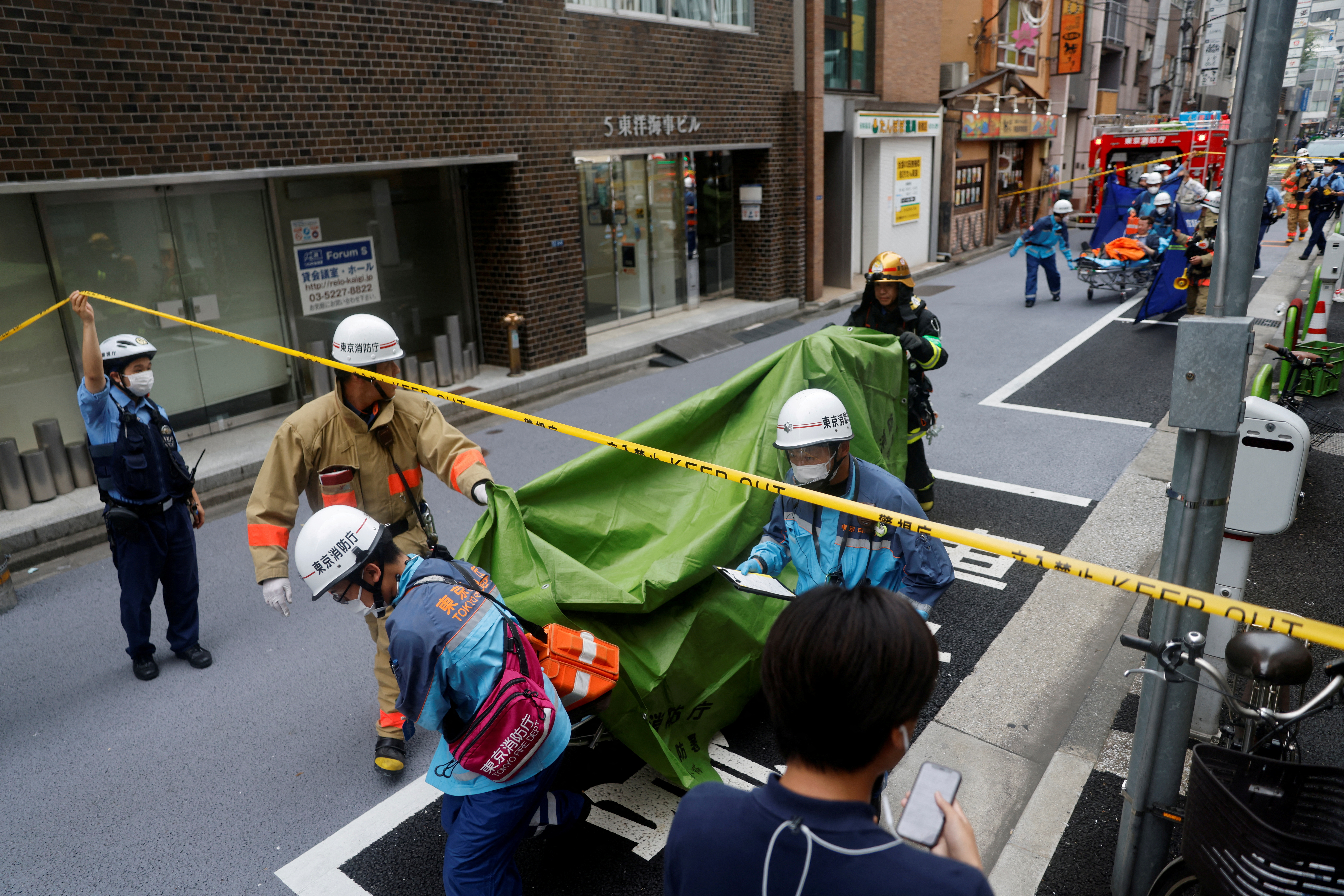 Explosion rips through Tokyo building; four injured | Reuters