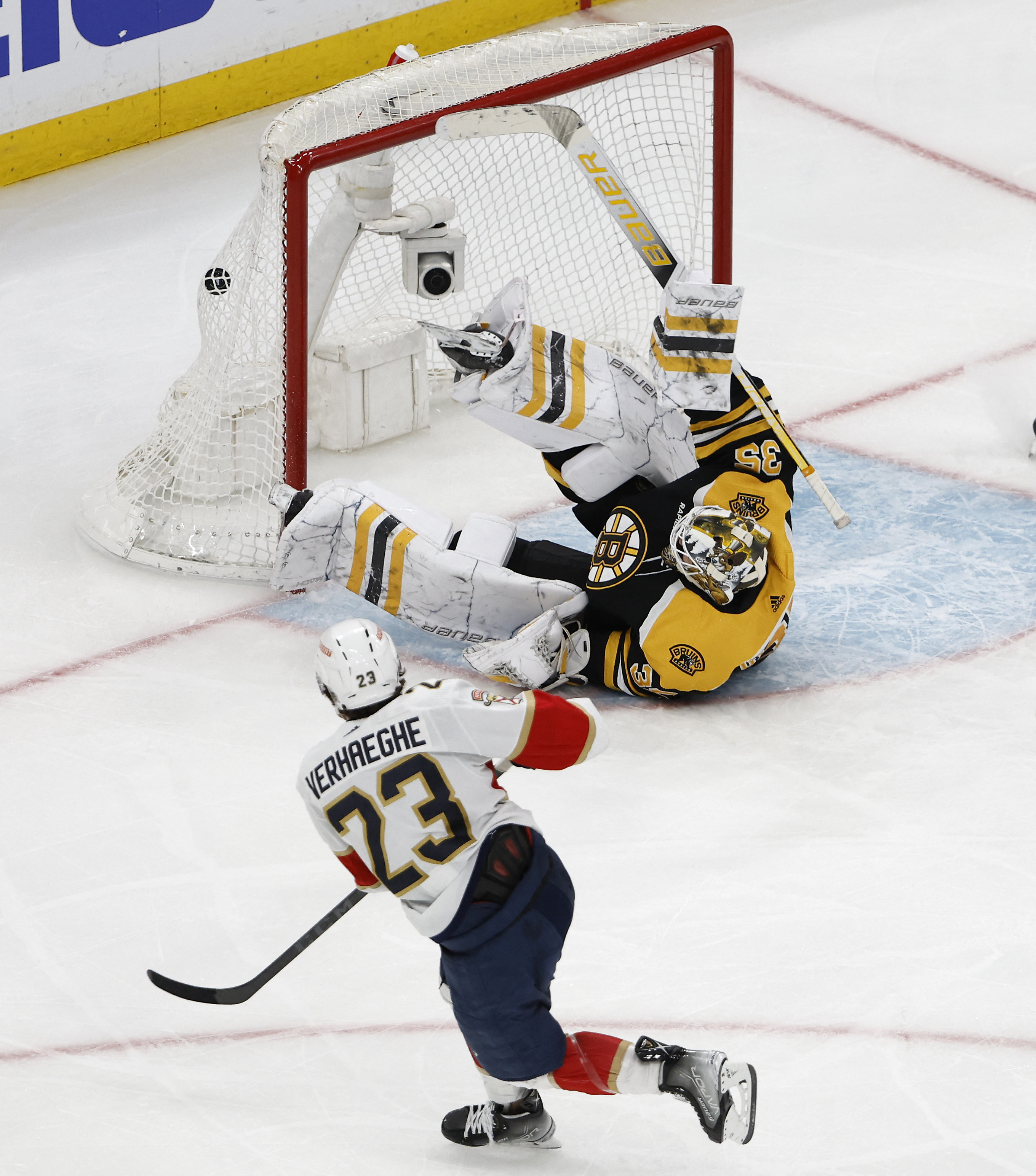 Panthers Score 4 In 3rd Period To Even Series With Bruins | Reuters