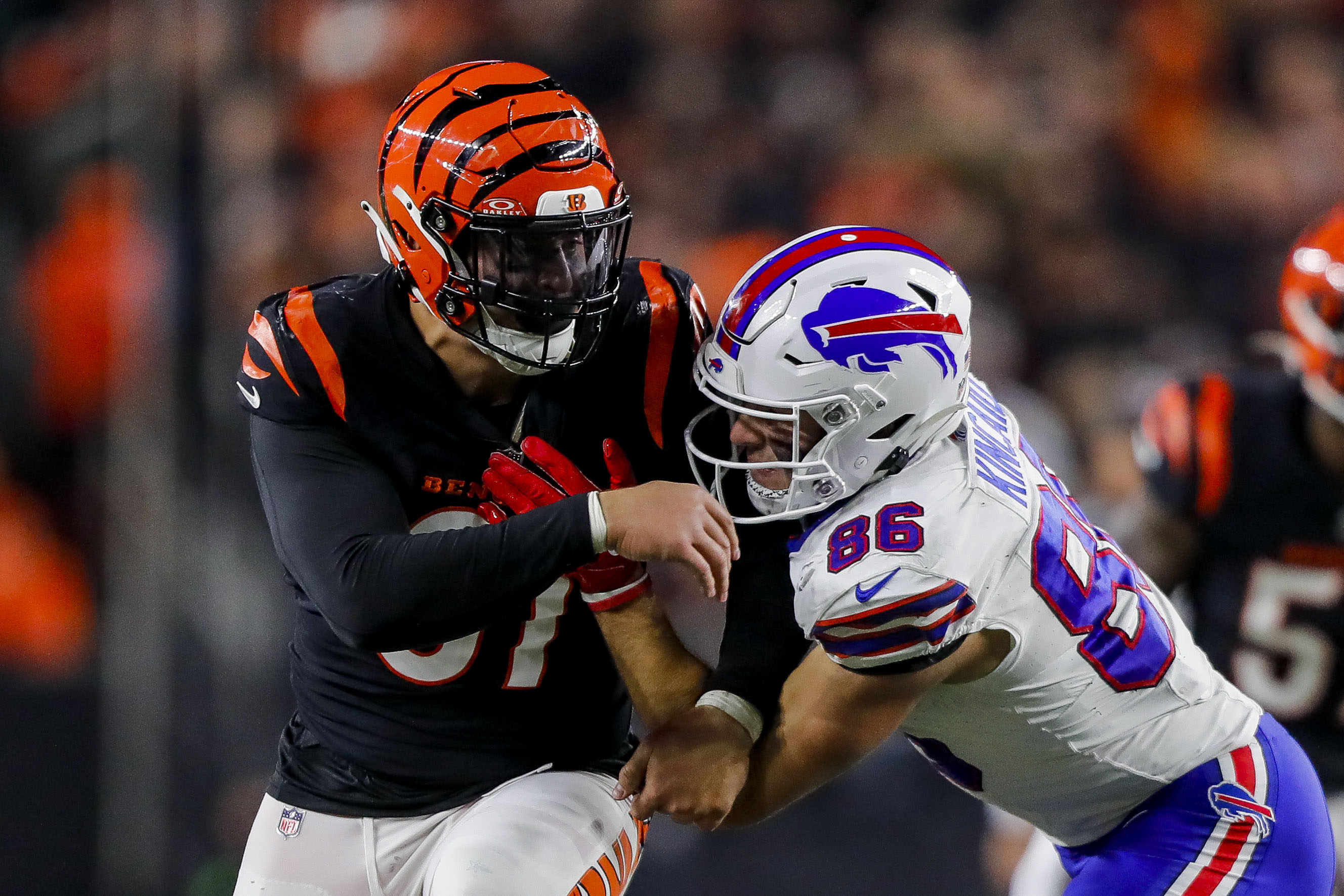 Joe Burrow Throws 2 TDs As Bengals Hold Off Bills | Reuters