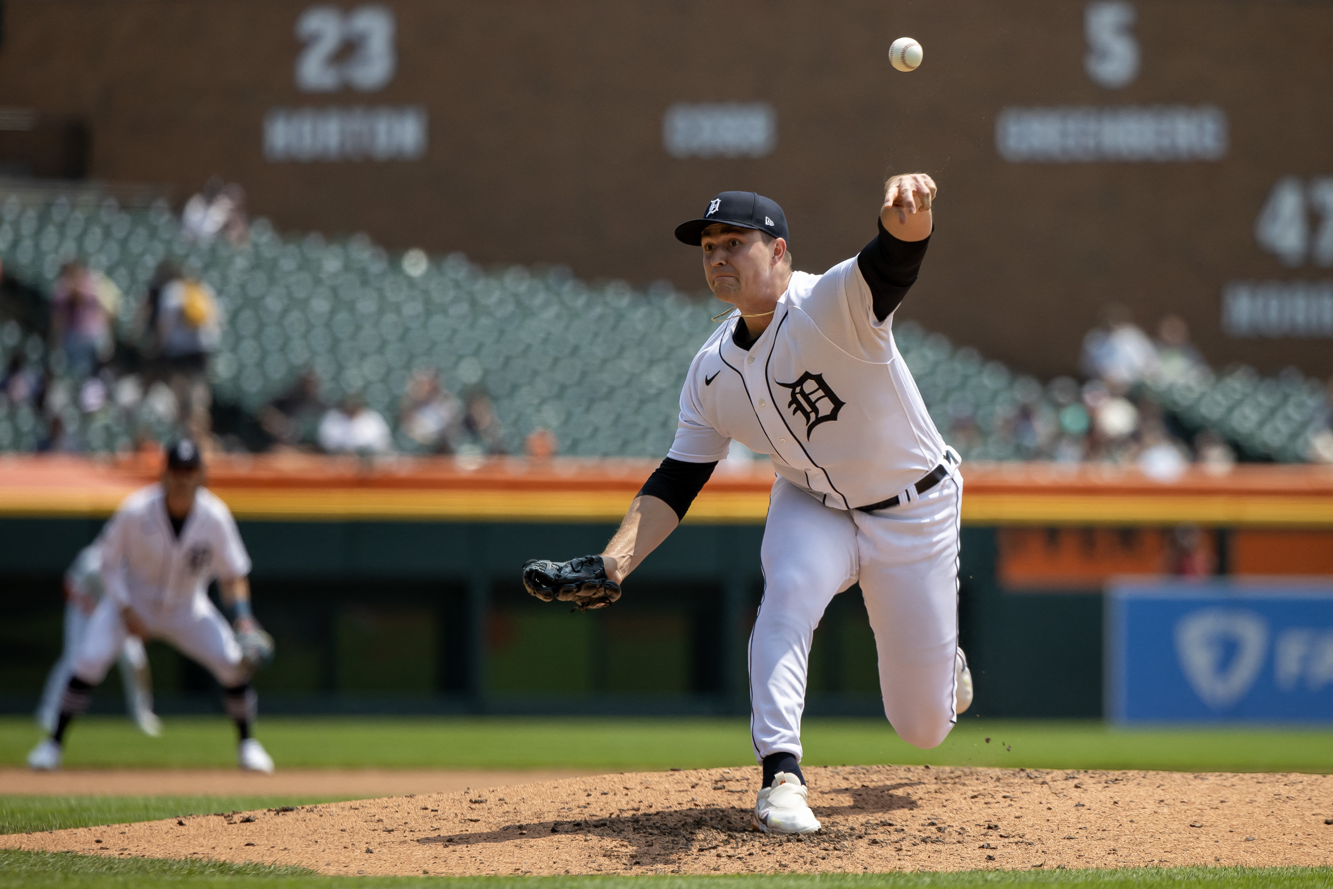 Tigers hand Giants sixth straight loss in makeup game