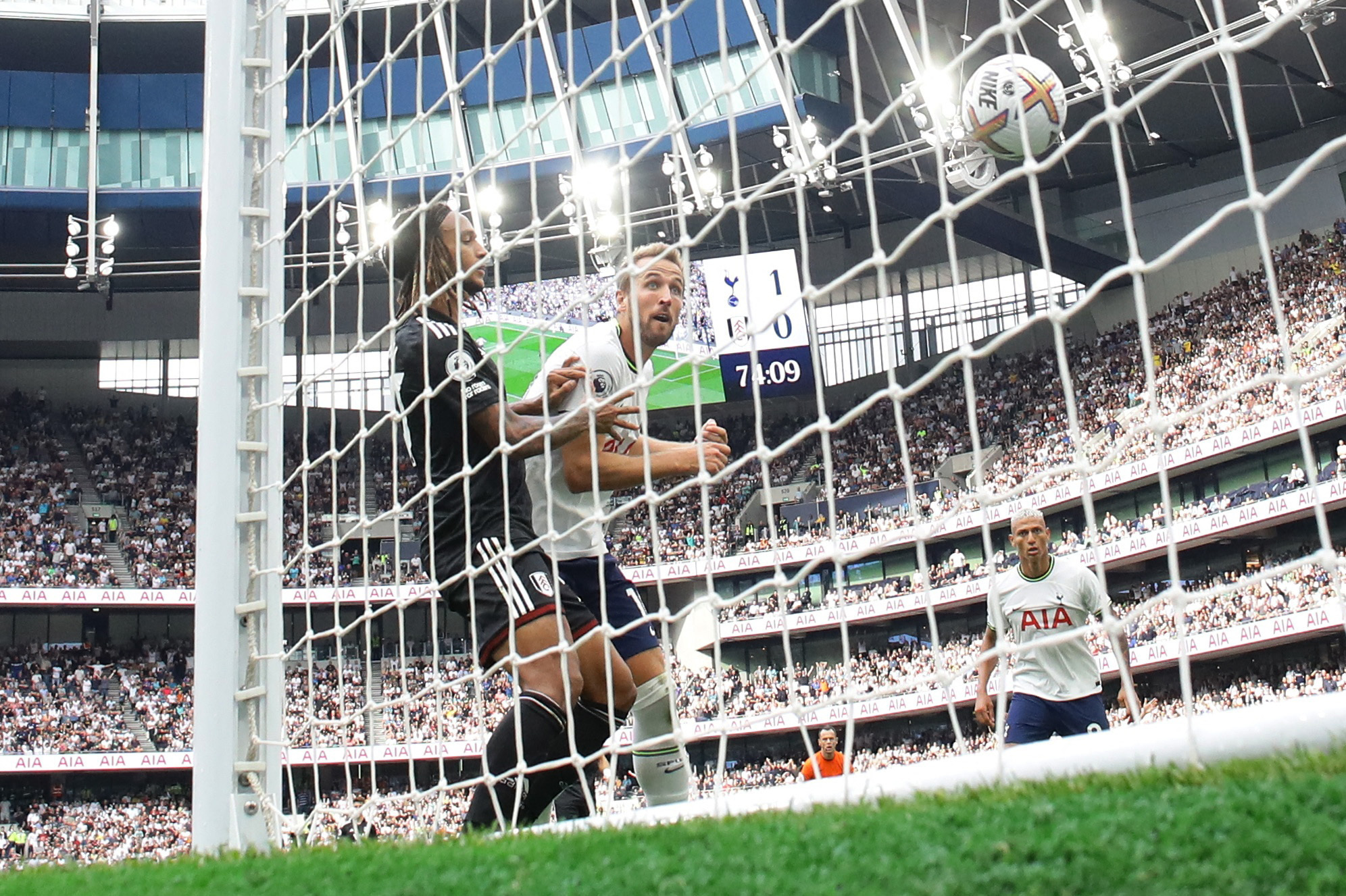 Tottenham 2 Fulham 1 LIVE SCORE: Conte's men hang on late to claim vital  three points at Spurs Stadium - latest updates