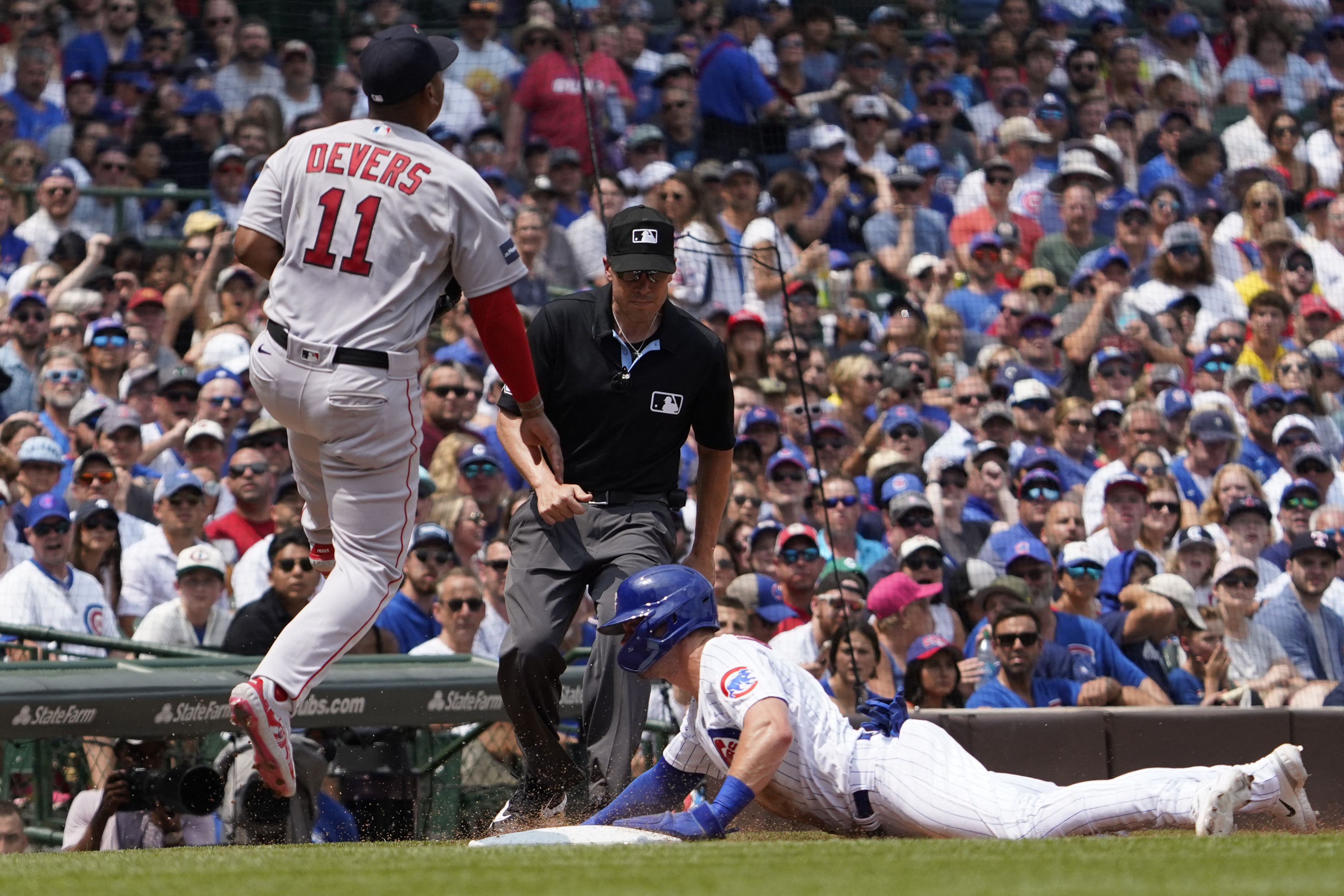 Cody Bellinger hits a grand slam, Cubs beat Red Sox 10-4