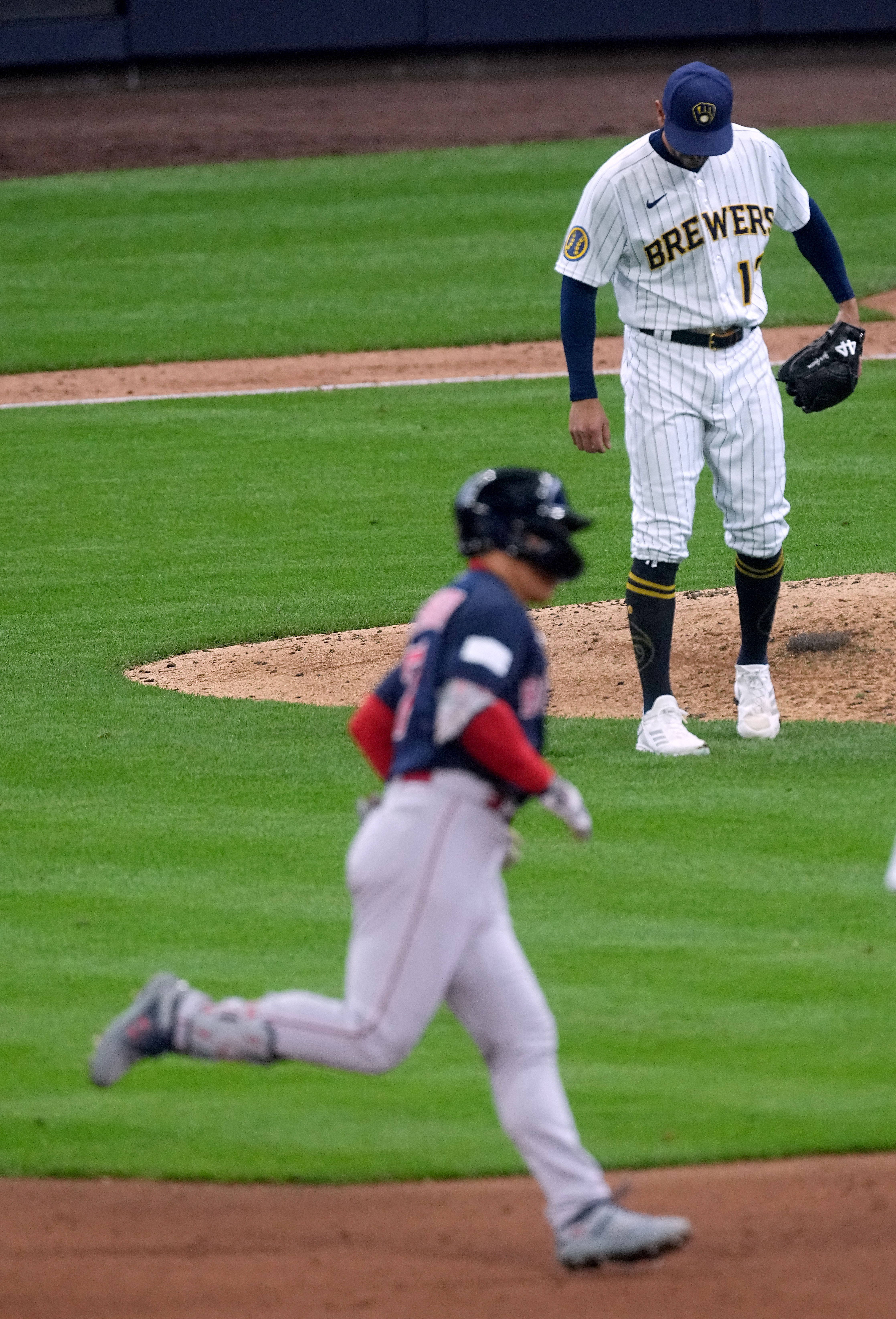 MLB/ Red Sox's Masataka Yoshida homers twice, drives in 6 runs to beat  Brewers