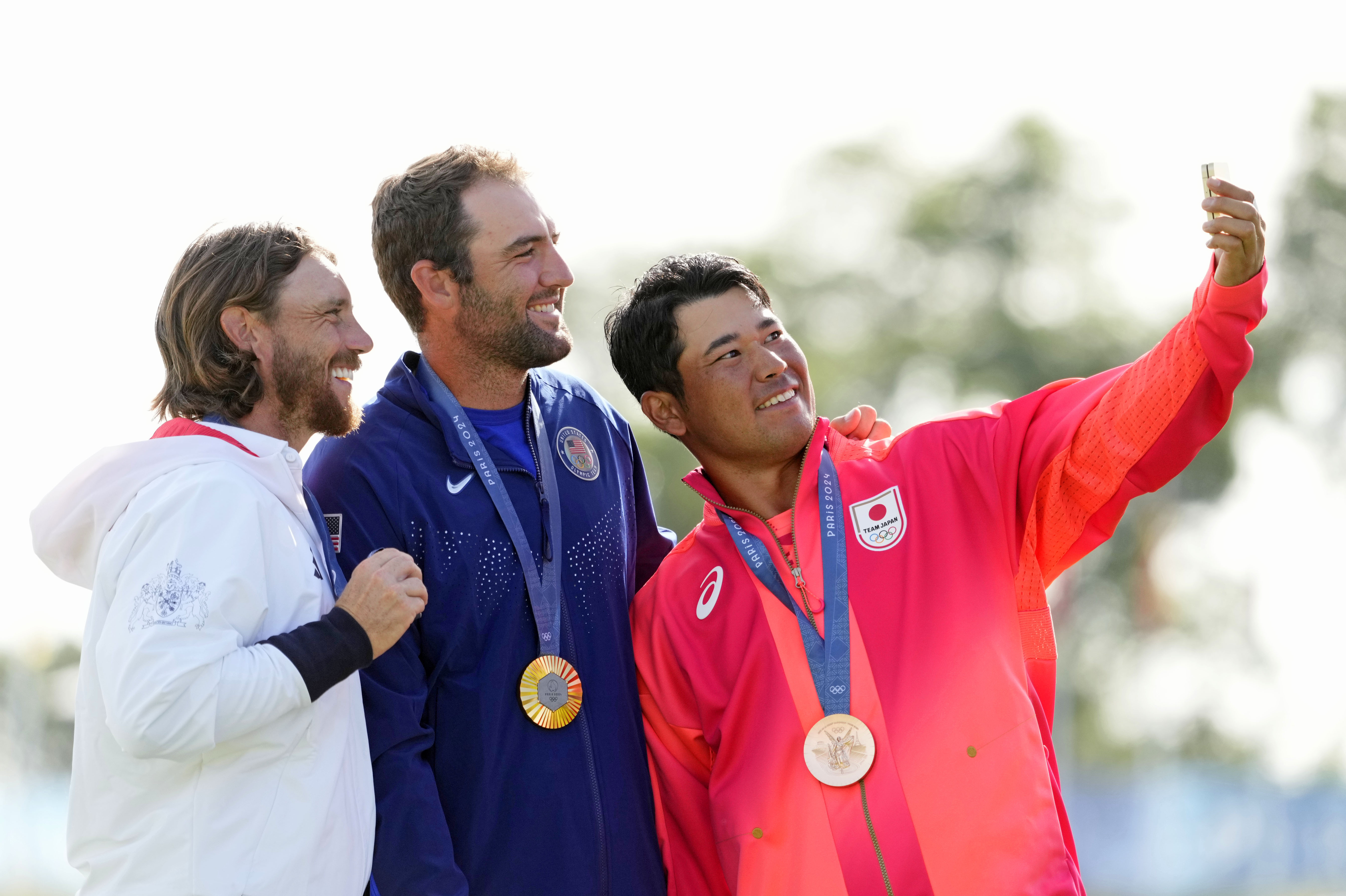 五輪＝松山が銅、ゴルフ男子日本初のメダル シェフラー逆転で金 | ロイター