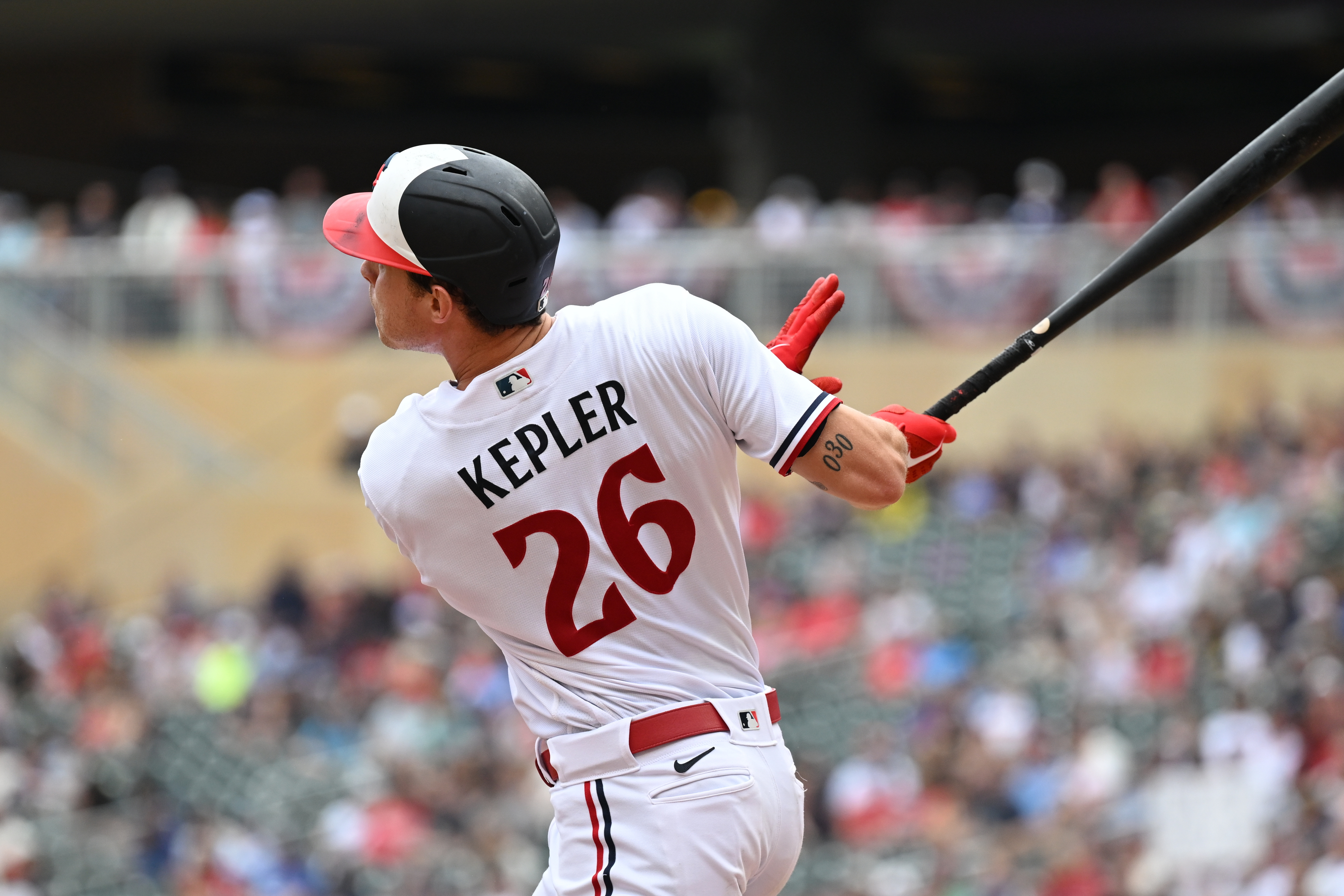 Max Kepler drives in 4 as Twins rout Royals