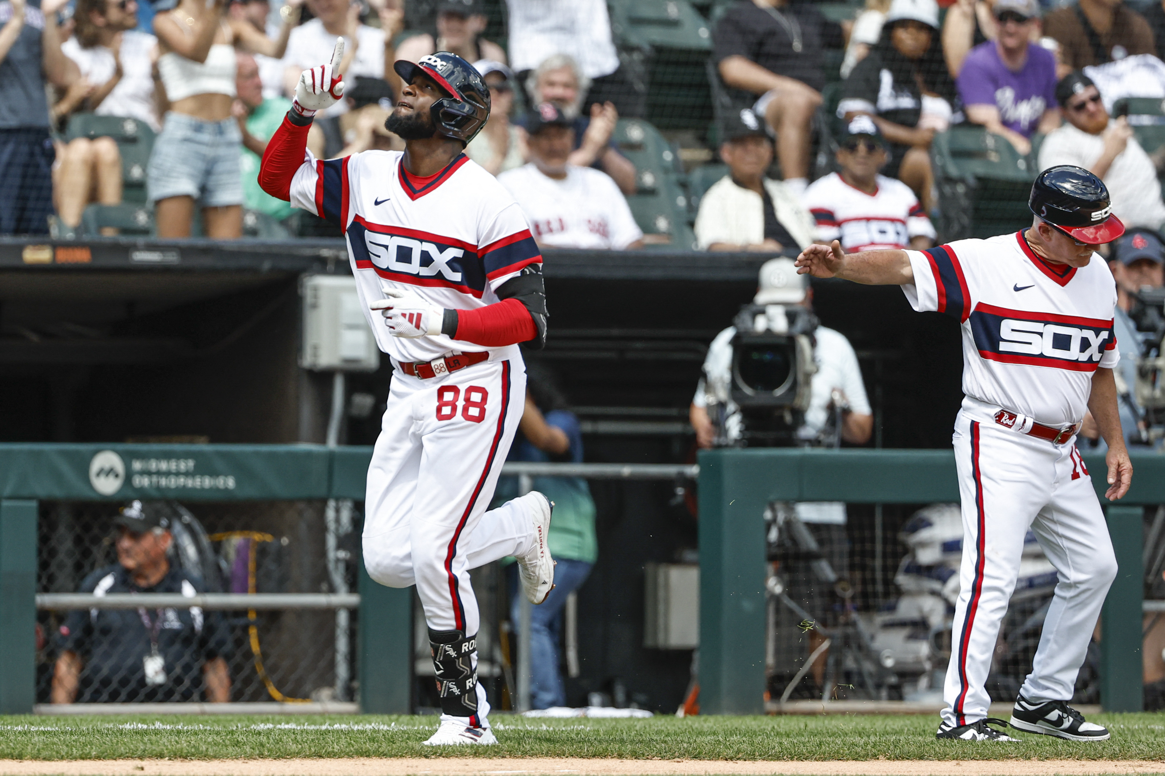 Luis Robert Jr. hits 36th homer in White Sox win