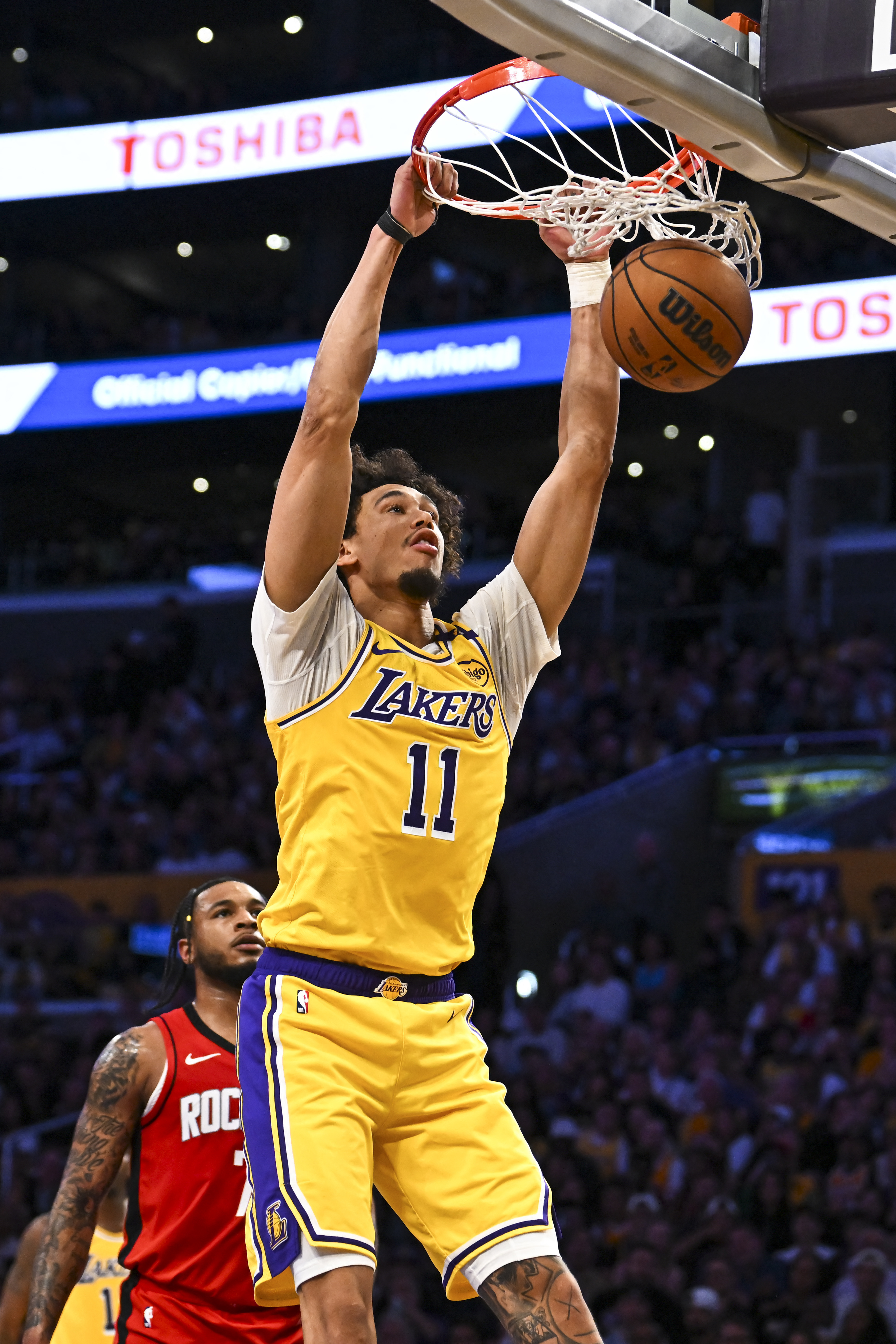 Luka Doncic scores 39, Lakers clinch 3 seed | Reuters