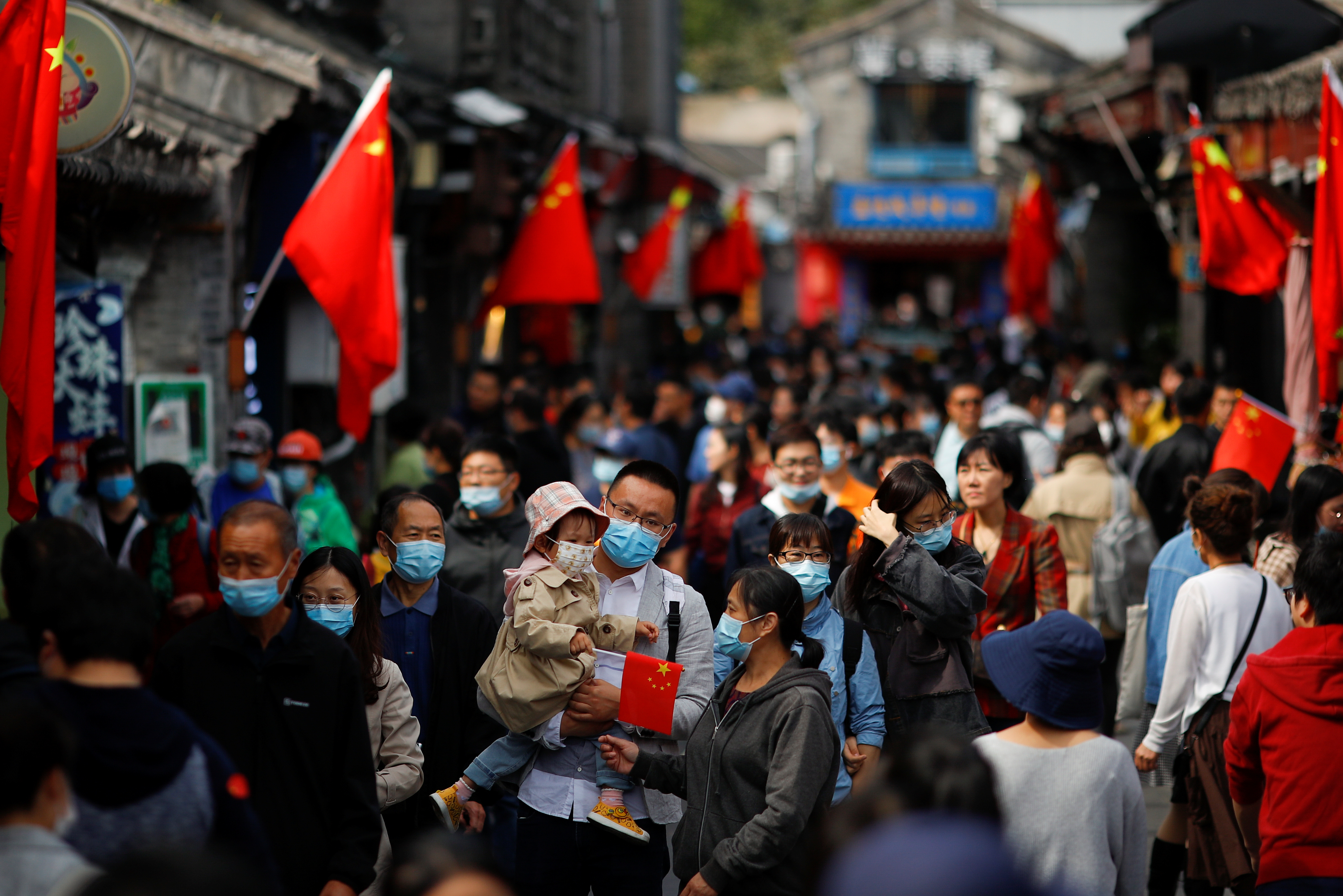 Chinese Tourists Gripped By Coronavirus Fears Scale Back Domestic Travel Plans Reuters