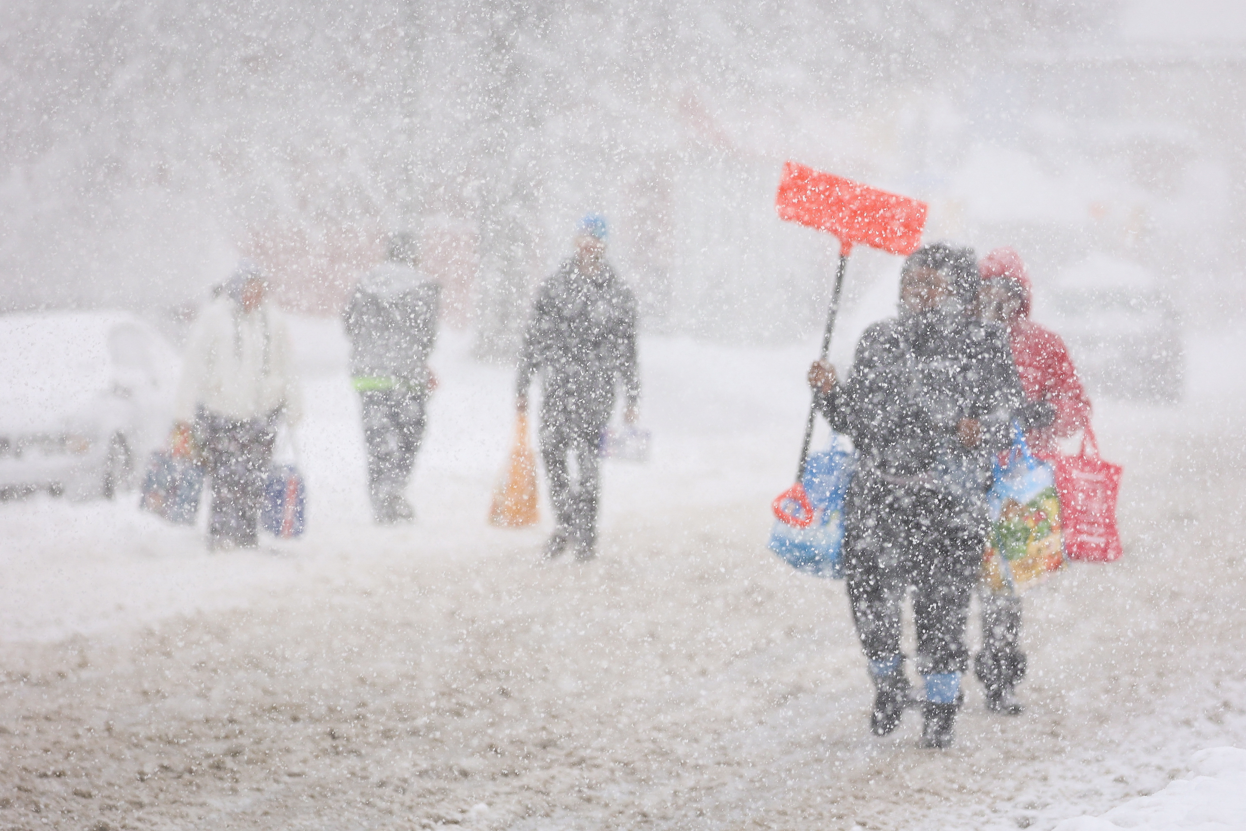 Residents brace for snowstorm in Buffalo, New York