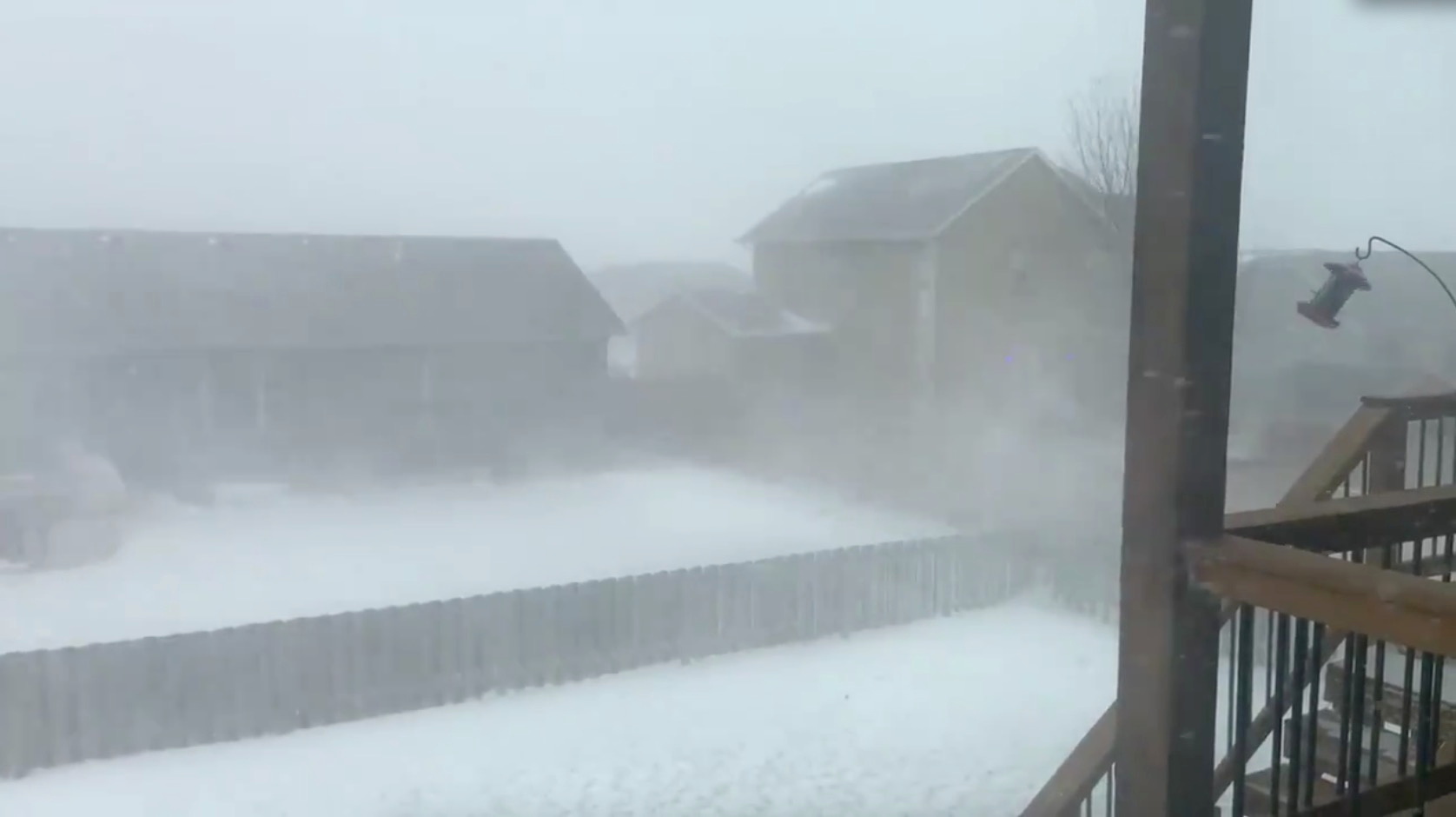 Un viaje espeluznante a través de una tormenta de nieve en Dakota del Sur fue captado por la cámara
