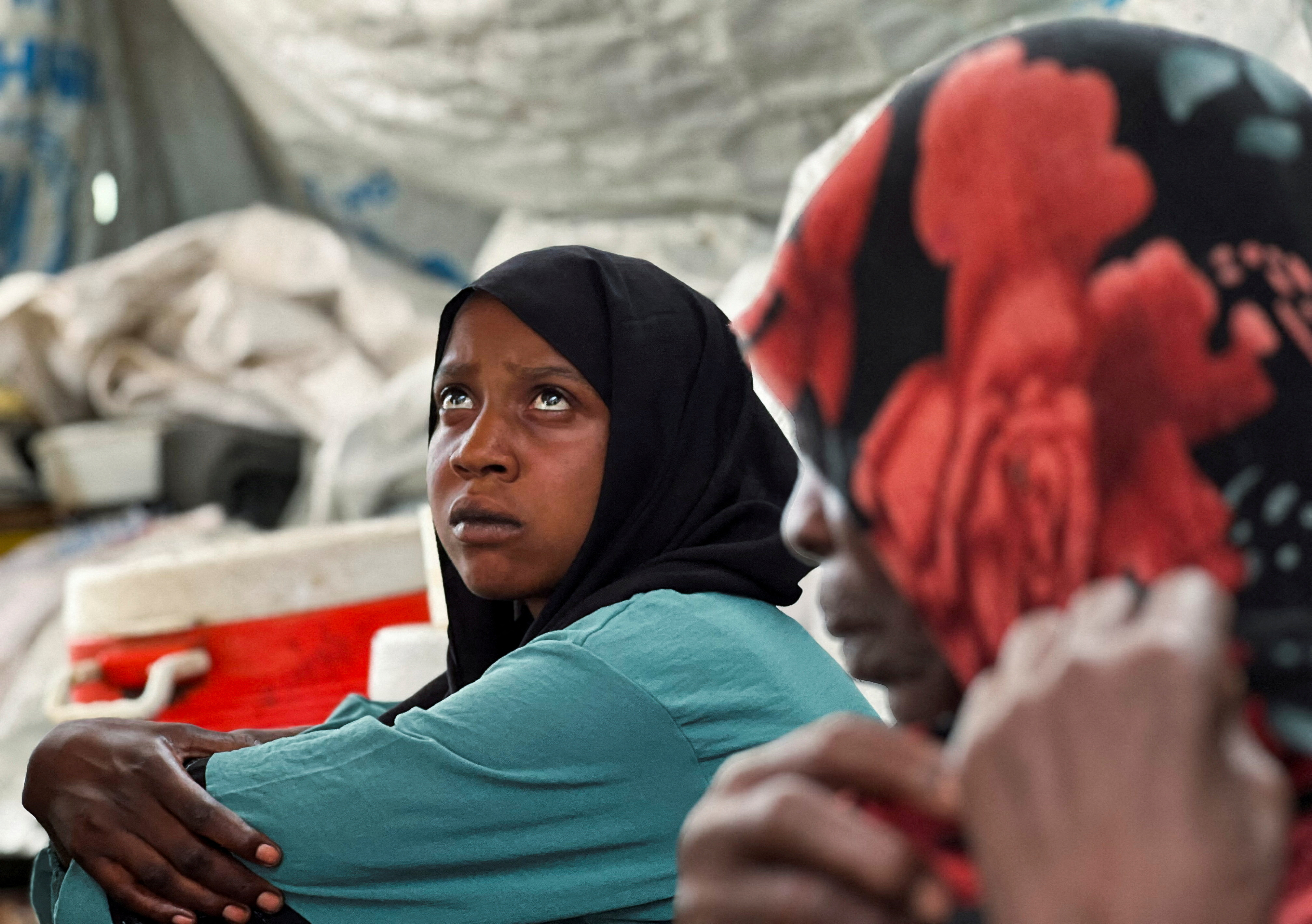 Families displaced by RSF advances in Sudan's El Gezira and Sennar states shelter at the Omar ibn al-Khattab displacement site, Kassala state