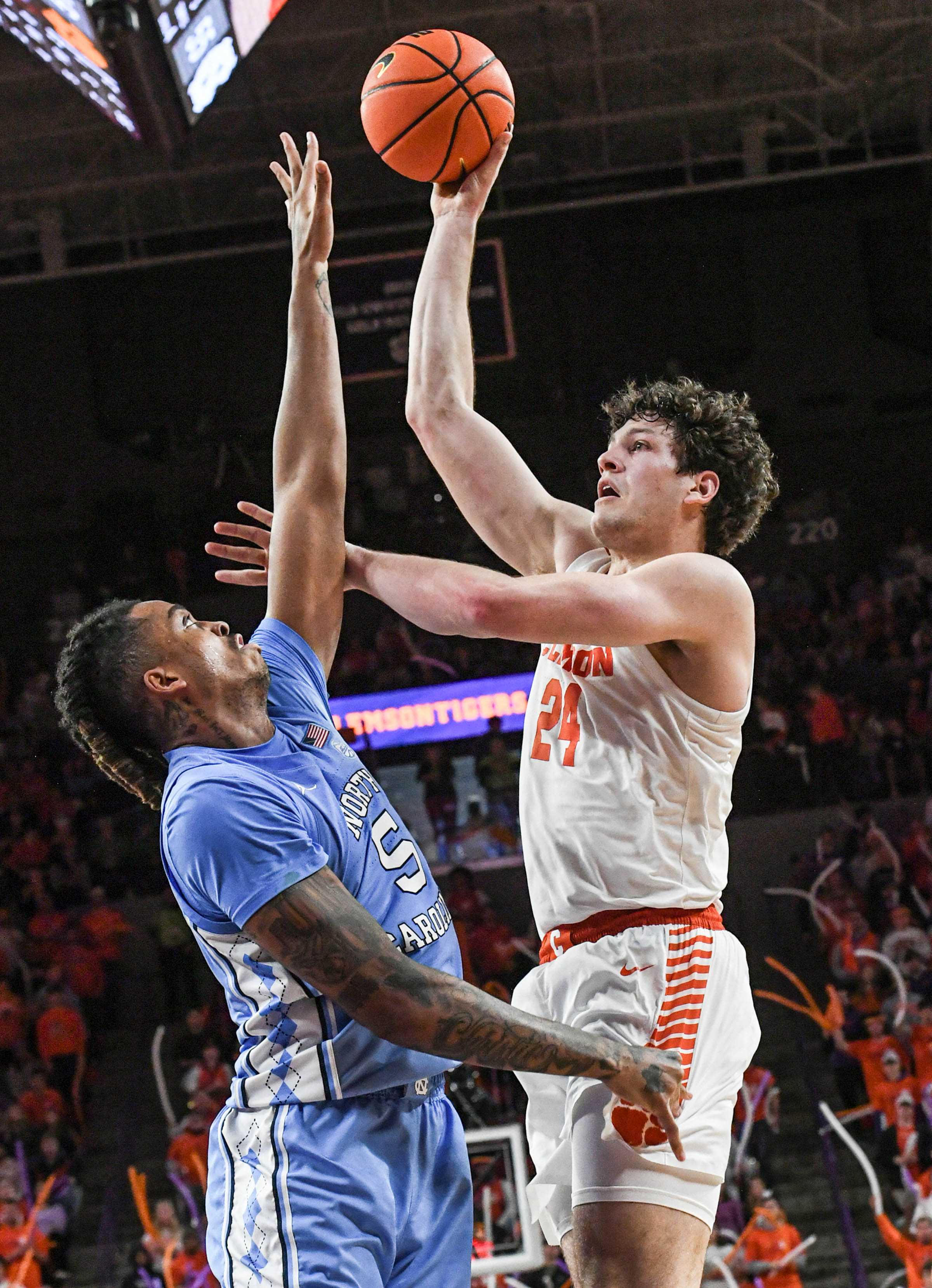 No. 8 North Carolina Has Finishing Touch Vs. No. 16 Clemson | Reuters