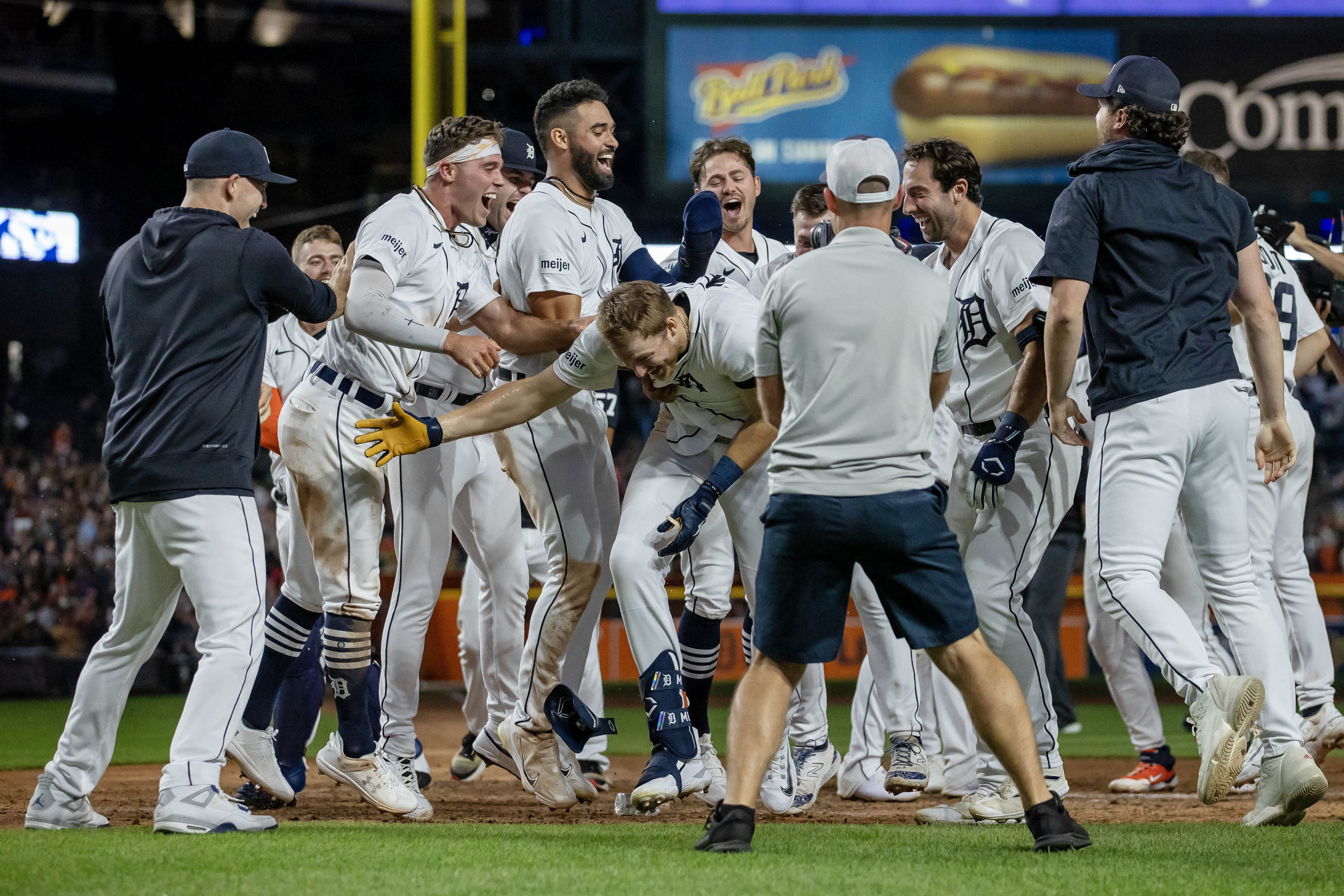 Tork'S Walk Off Winner: Tigers' Stunning Chicago Upset! - j4yodrt