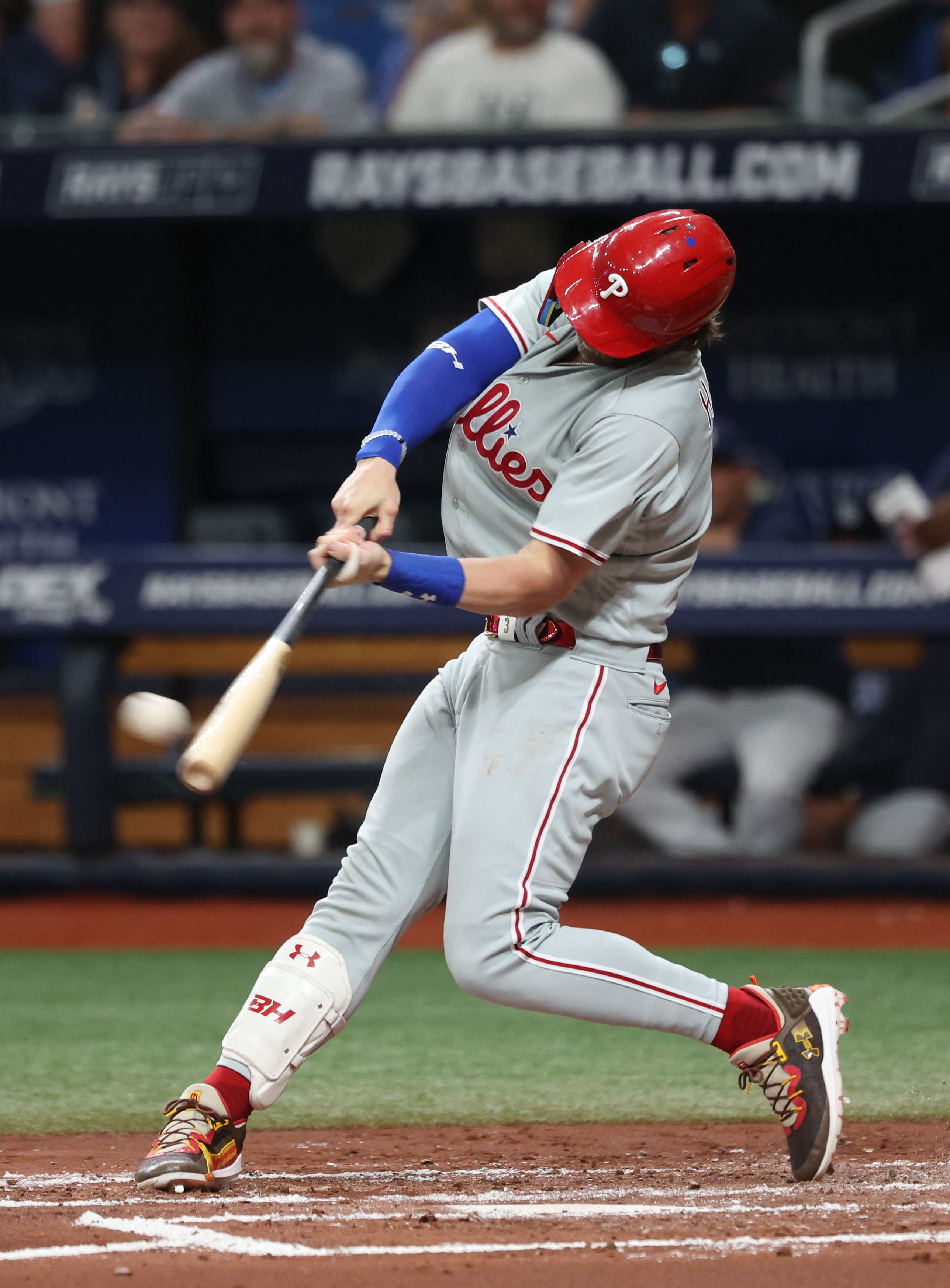 Phillies collect 17 hits, take second straight from Rays | Reuters