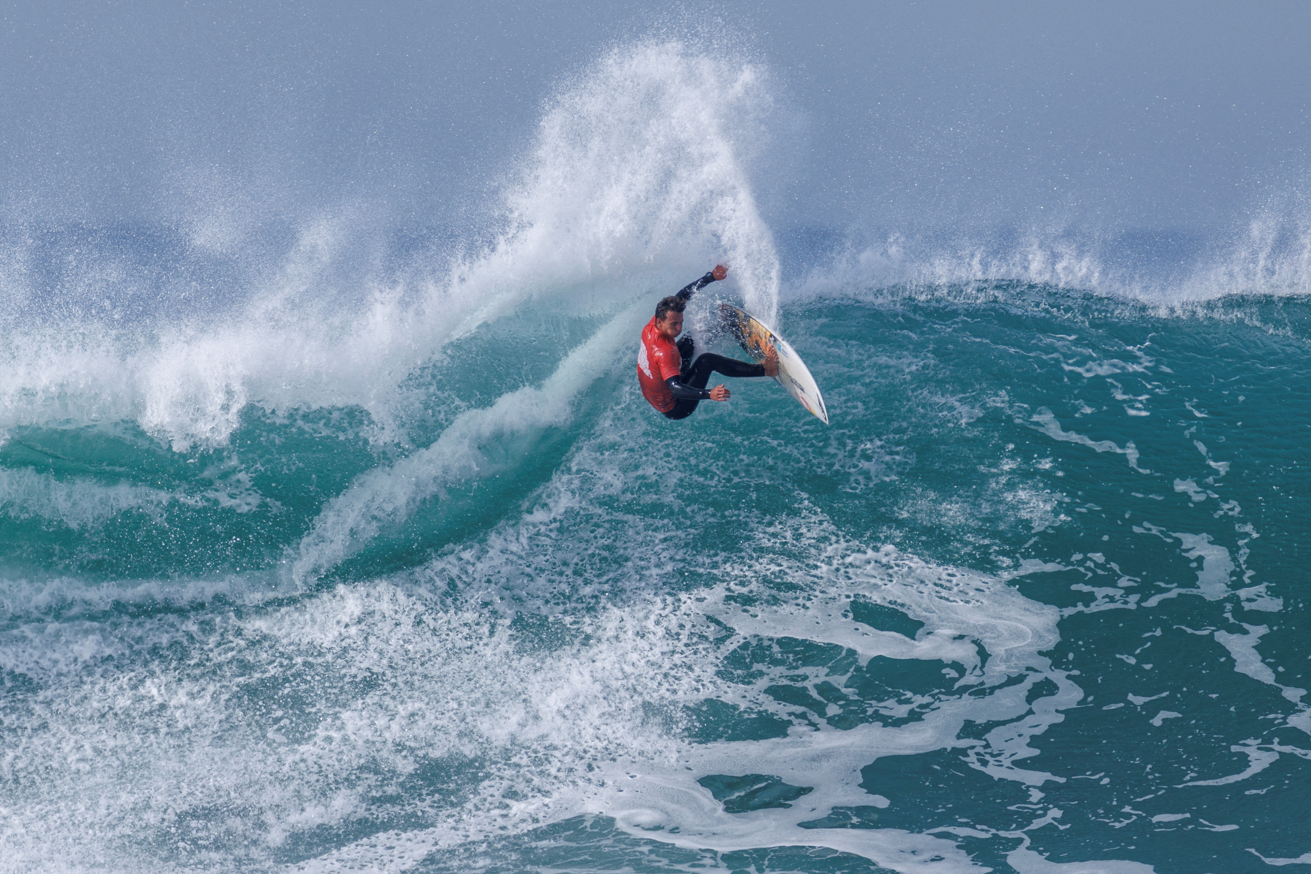 Here are some of the best shots from Day 6 Download all the photos from the  Surf City El Salvador ISA World Surfing Games at link in…