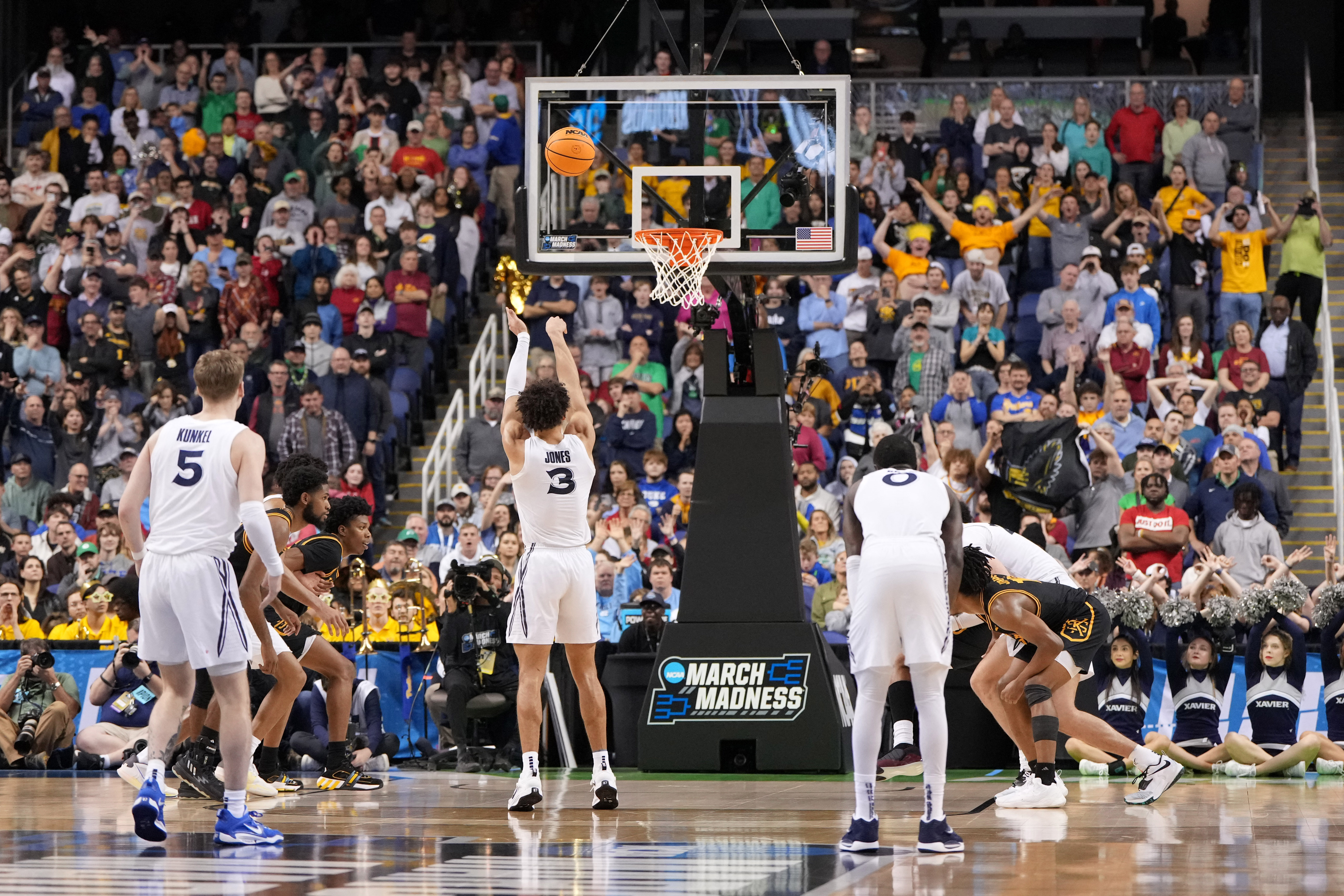 NCAA Basketball: Division I Championship-UCSB vs Florida