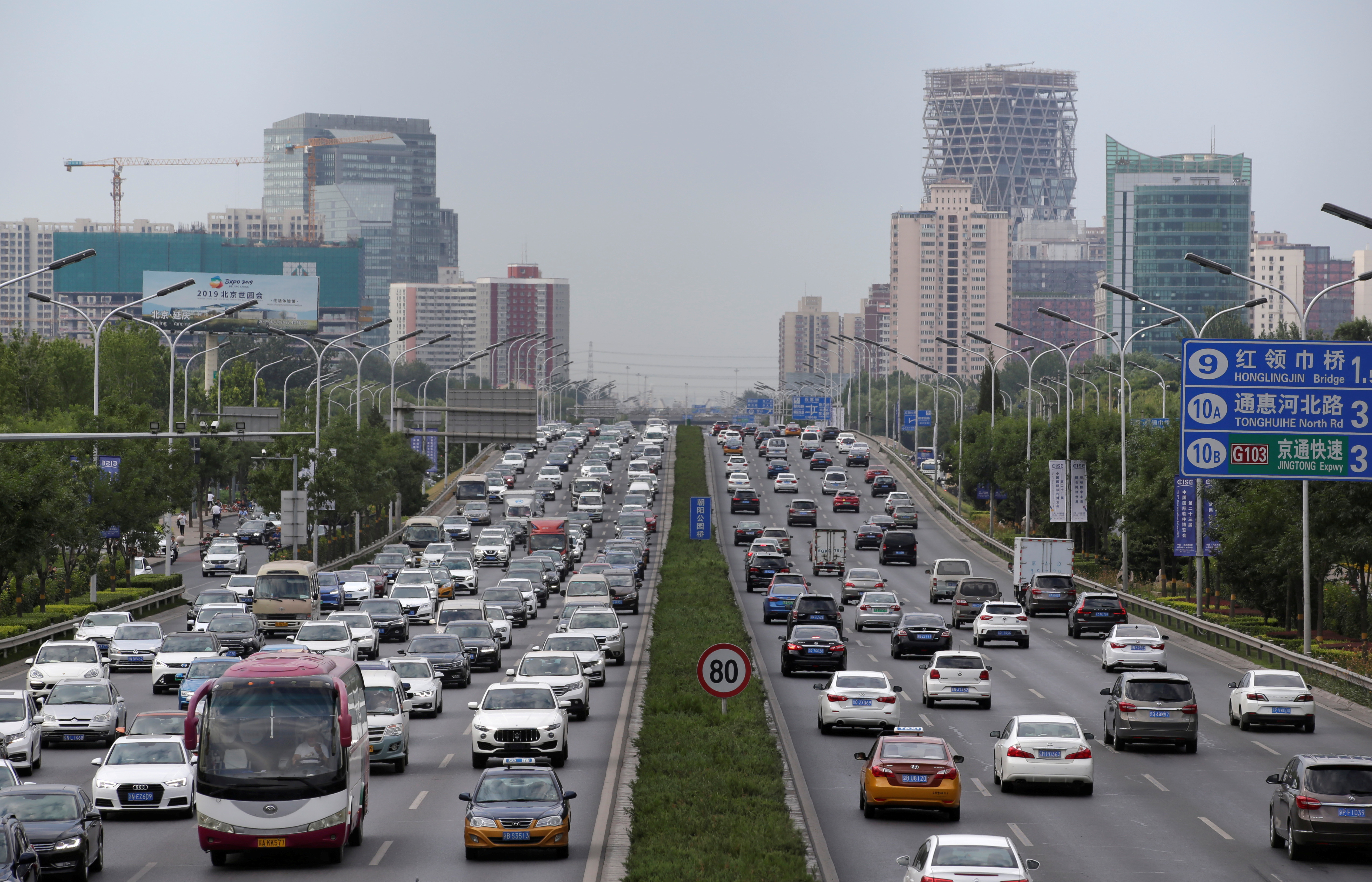 Cars drive on the road during the morning rush hour in Beijing, China, July 2, 2019. REUTERS/Jason Lee